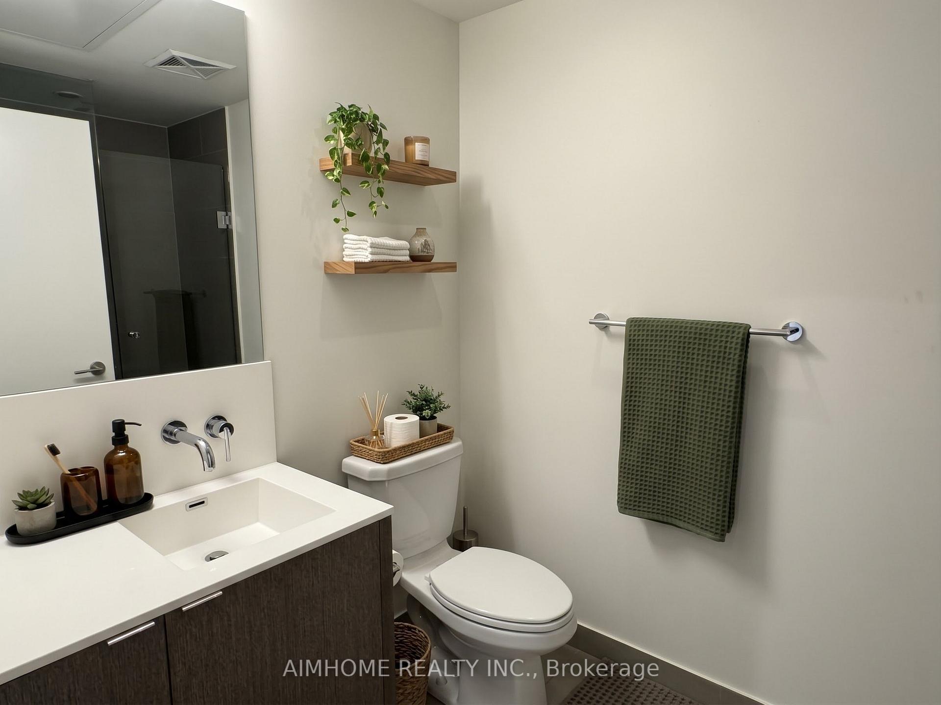 Photo 4 of Unit 3310, 100 Harbour Street, Toronto, Waterfront Communities — HOMEH