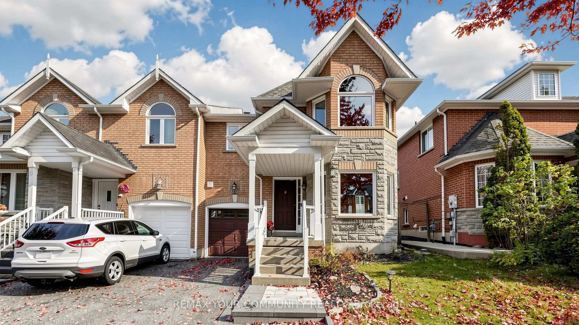 Photo 2 of 79 Red River Crescent, Newmarket, Woodland Hill — HOMEH