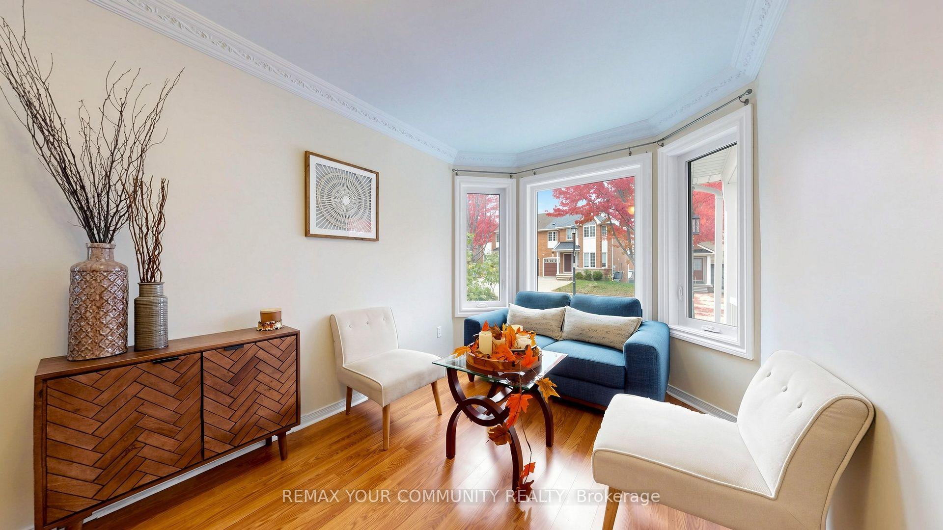 Photo 5 of 79 Red River Crescent, Newmarket, Woodland Hill — HOMEH