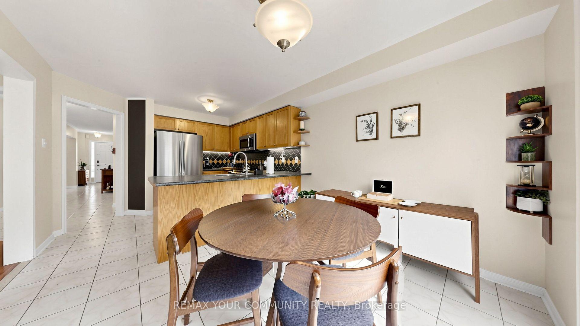 Photo 17 of 79 Red River Crescent, Newmarket, Woodland Hill — HOMEH