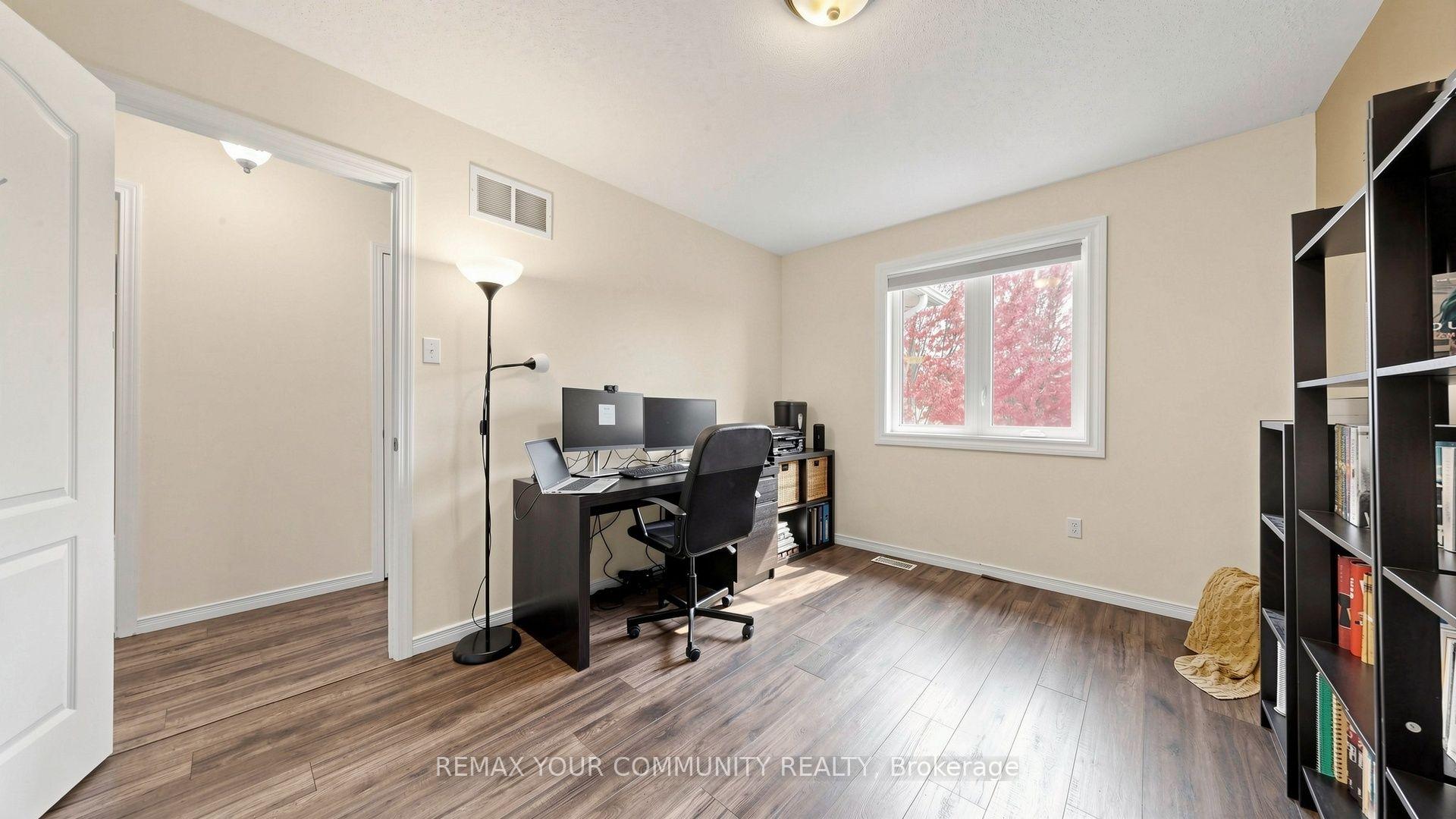 Photo 31 of 79 Red River Crescent, Newmarket, Woodland Hill — HOMEH