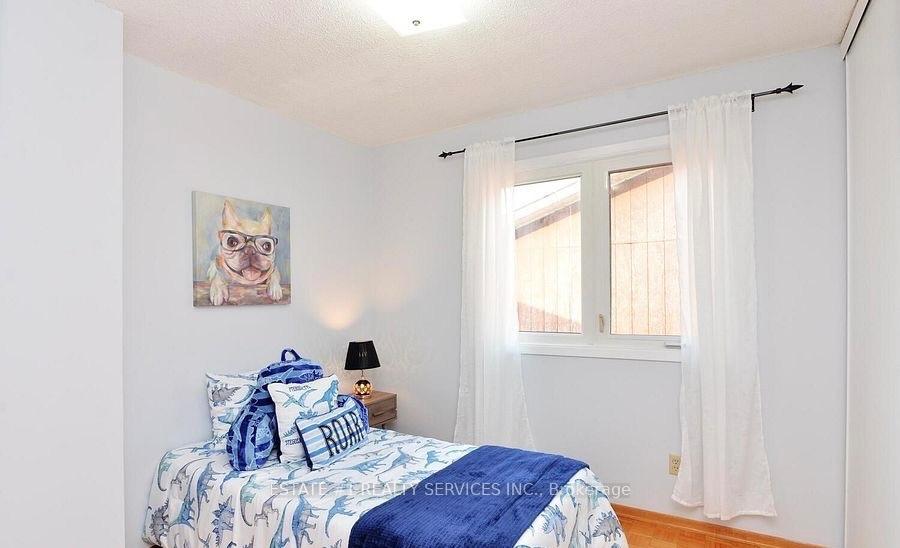 Photo 11 of 33 Camberley Crescent, Brampton, Brampton North — HOMEH
