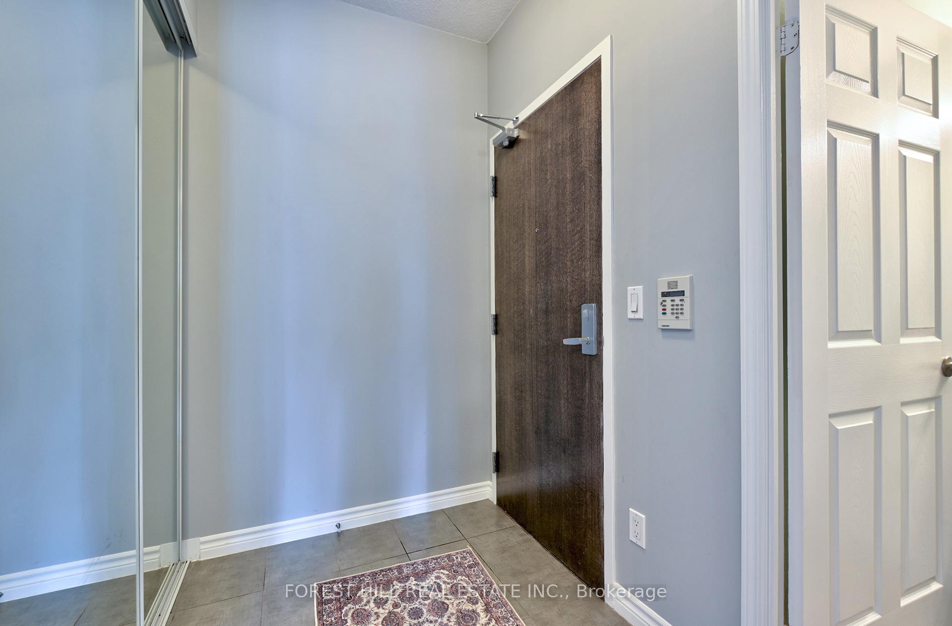 Photo 2 of Unit 306, 19 Grand Trunk Crescent, Toronto, Waterfront Communities — HOMEH