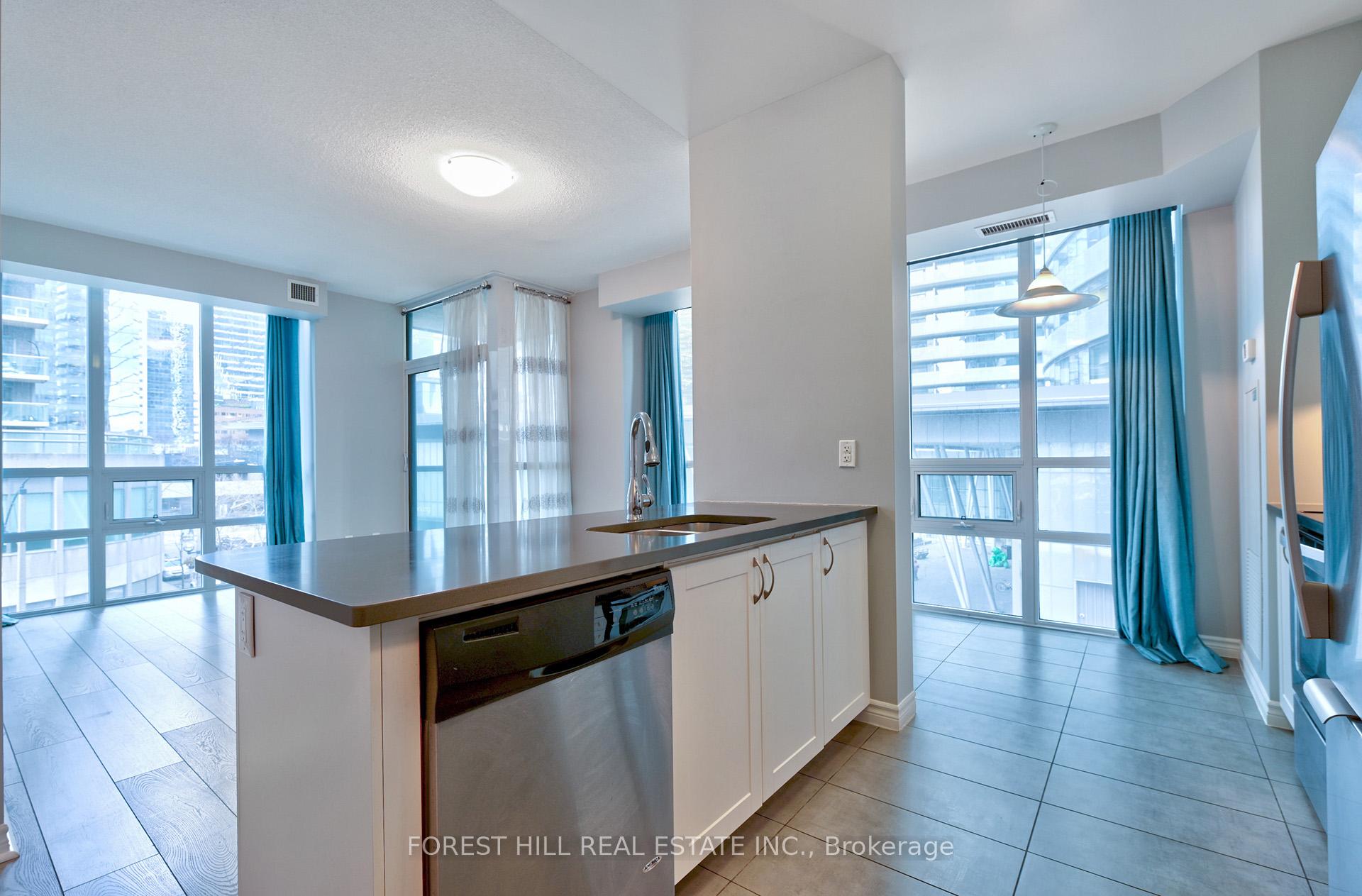 Photo 5 of Unit 306, 19 Grand Trunk Crescent, Toronto, Waterfront Communities — HOMEH