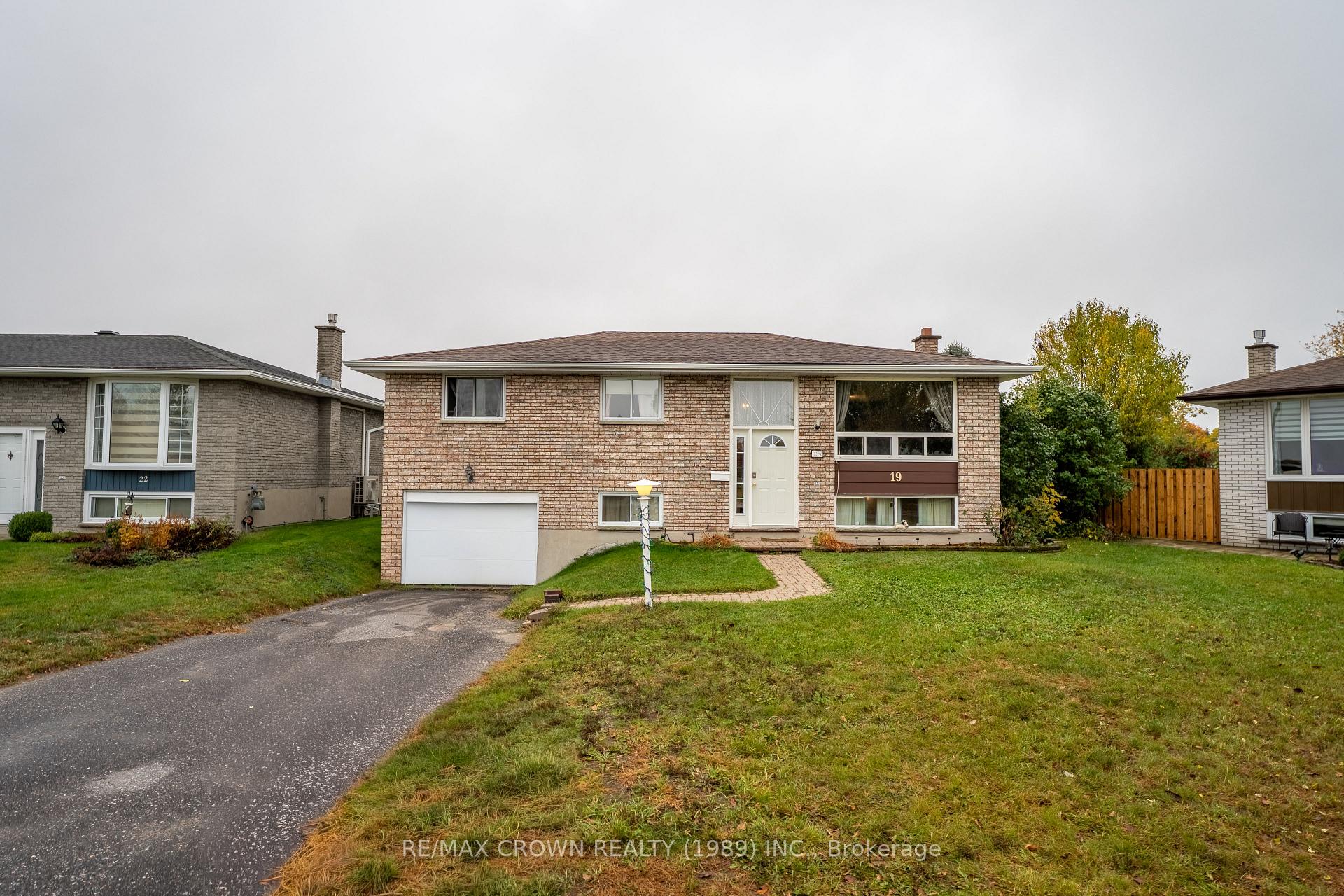 Photo 1 of 19 Knox Court, North Bay, Ferris — HOMEH