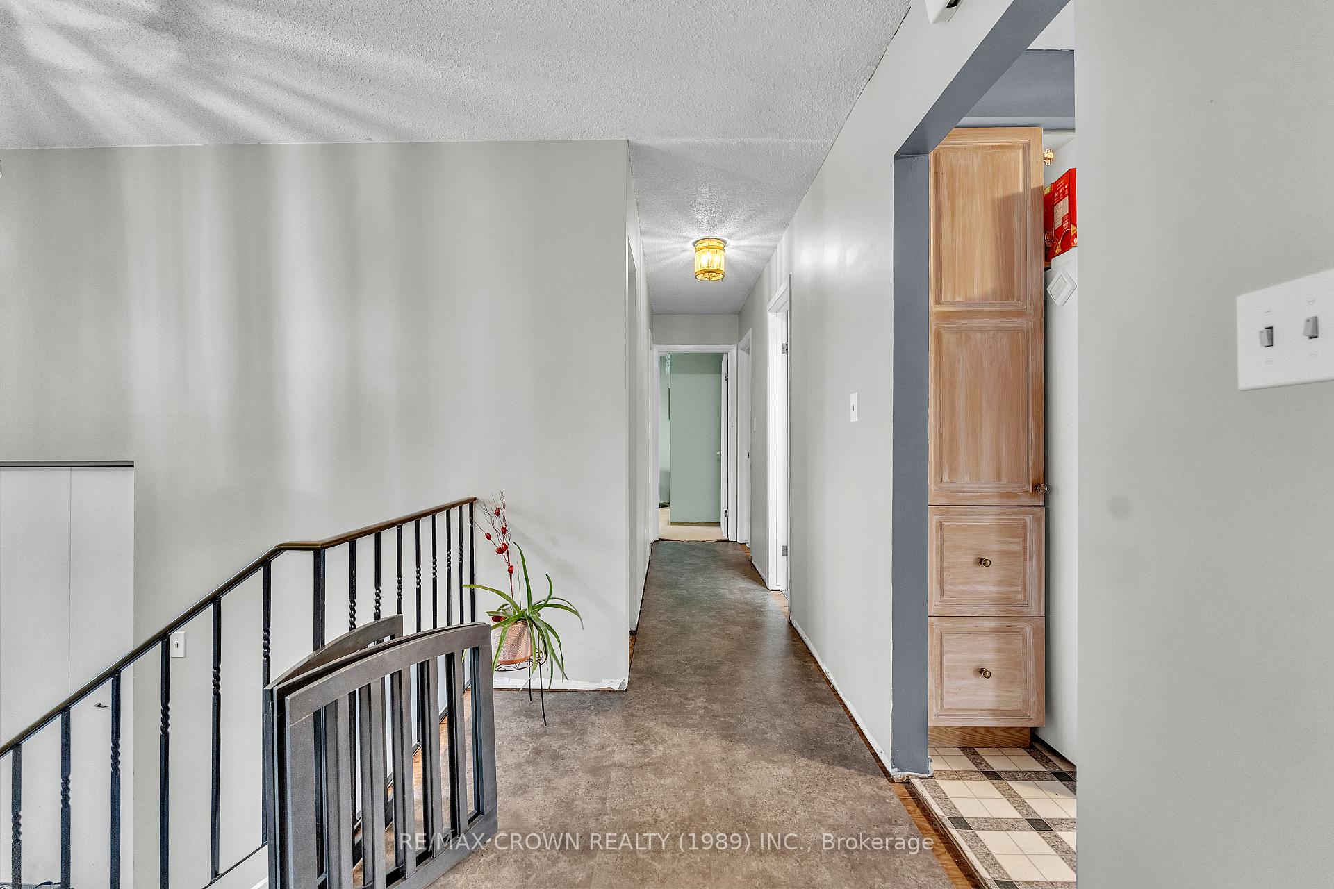 Photo 2 of 19 Knox Court, North Bay, Ferris — HOMEH
