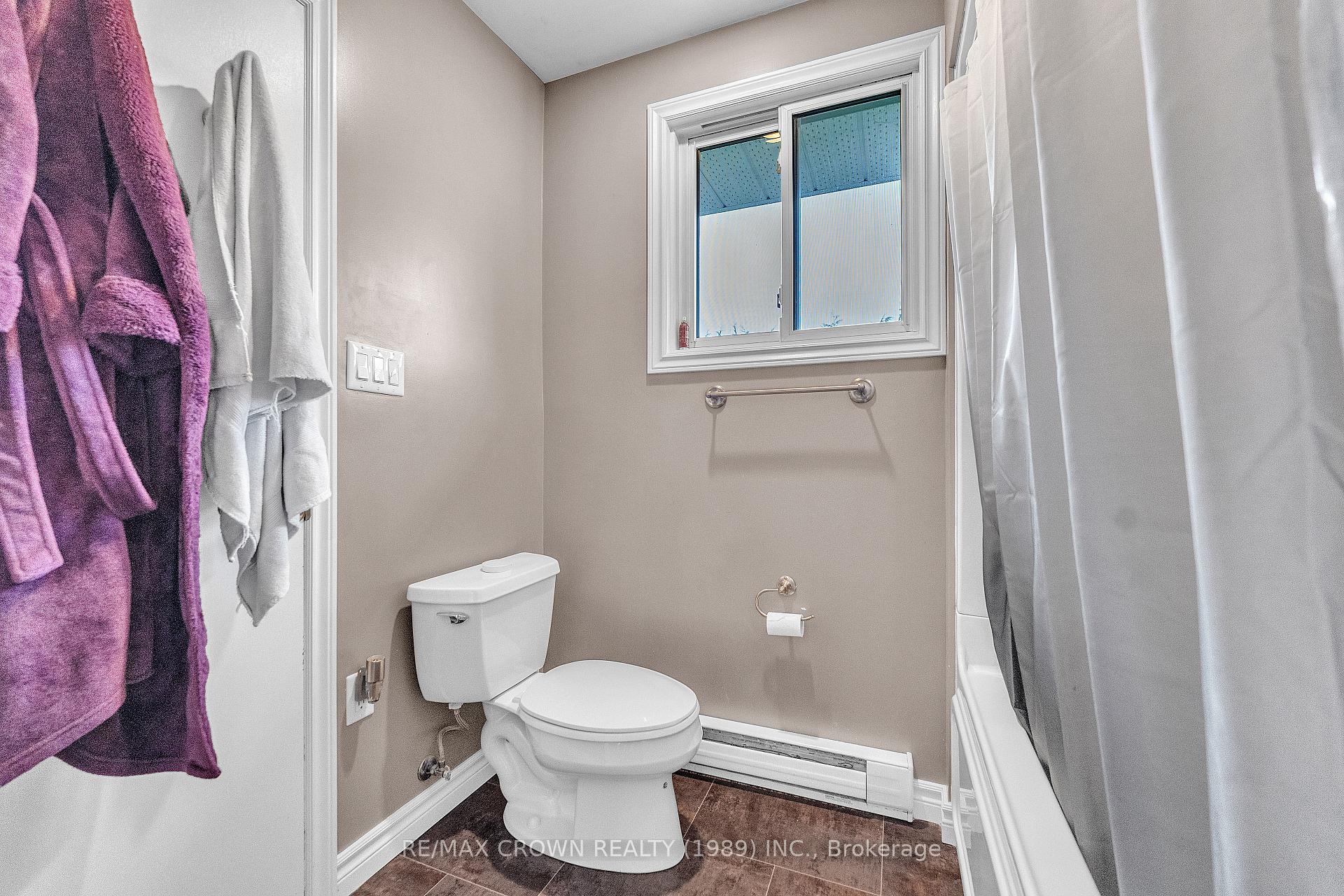 Photo 16 of 19 Knox Court, North Bay, Ferris — HOMEH