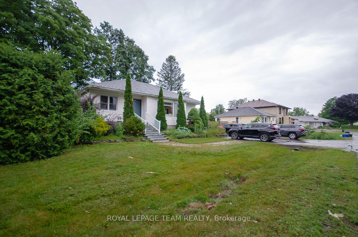 Photo 3 of 114 Withrow Avenue, Ottawa, Meadowlands/St. Claire Gardens — HOMEH
