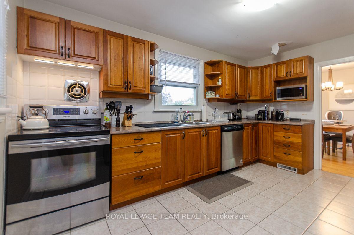 Photo 10 of 114 Withrow Avenue, Ottawa, Meadowlands/St. Claire Gardens — HOMEH