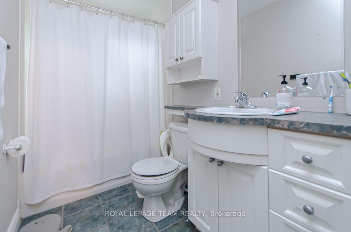 Photo 15 of 114 Withrow Avenue, Ottawa, Meadowlands/St. Claire Gardens — HOMEH