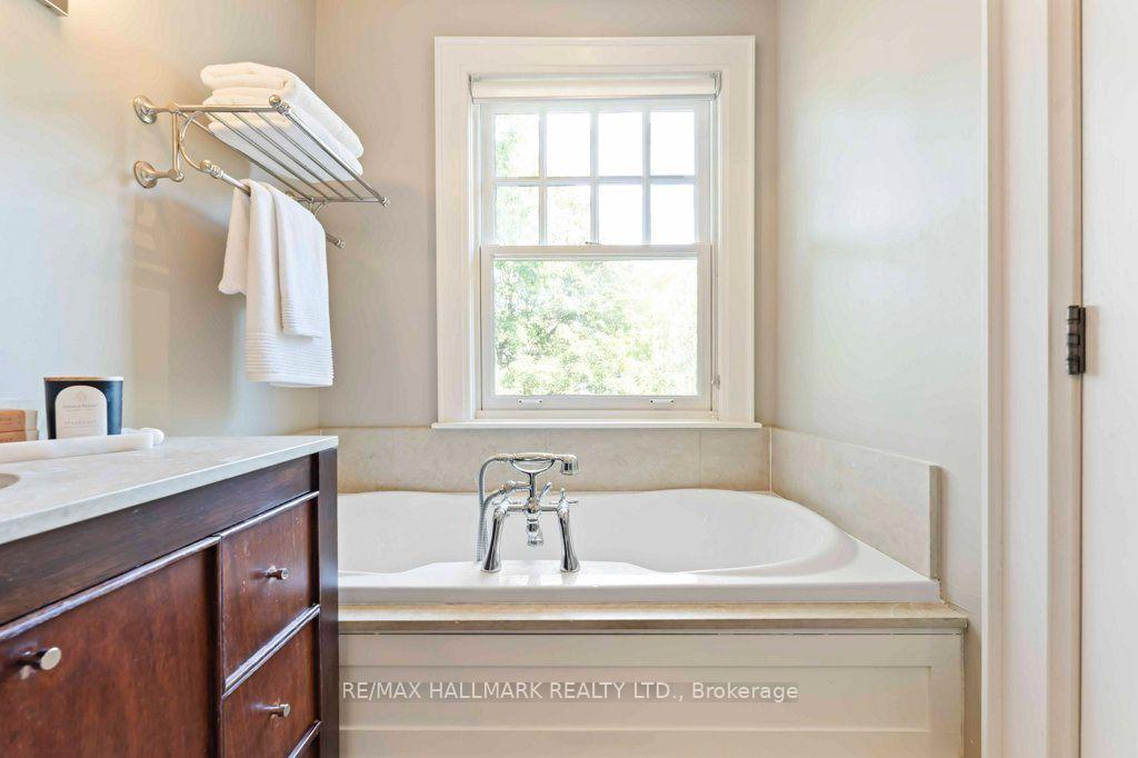 Photo 23 of 29 Standish Avenue, Toronto, Rosedale-Moore Park — HOMEH
