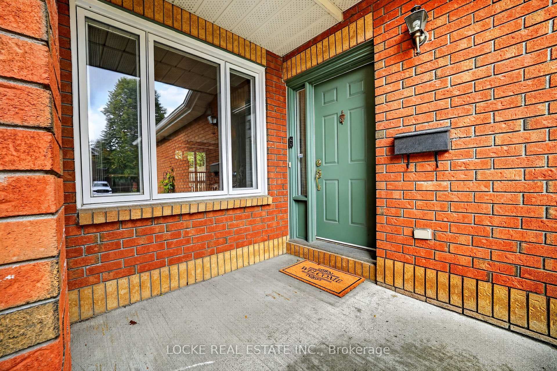Photo 3 of 416 Lawler Crescent, Ottawa, Chatelaine Village — HOMEH