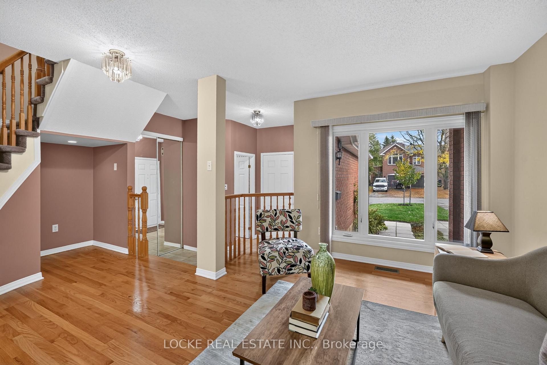 Photo 7 of 416 Lawler Crescent, Ottawa, Chatelaine Village — HOMEH