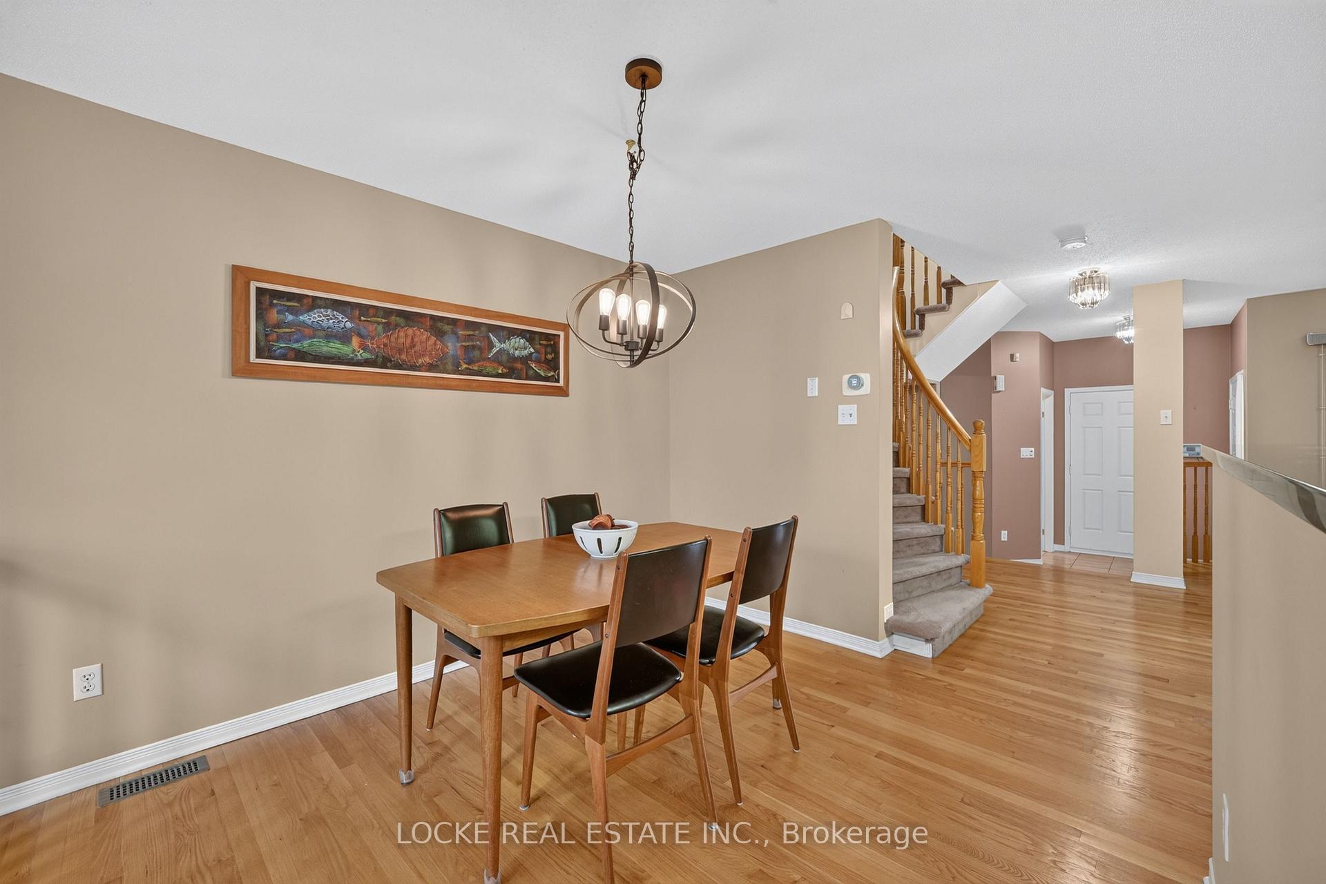 Photo 10 of 416 Lawler Crescent, Ottawa, Chatelaine Village — HOMEH