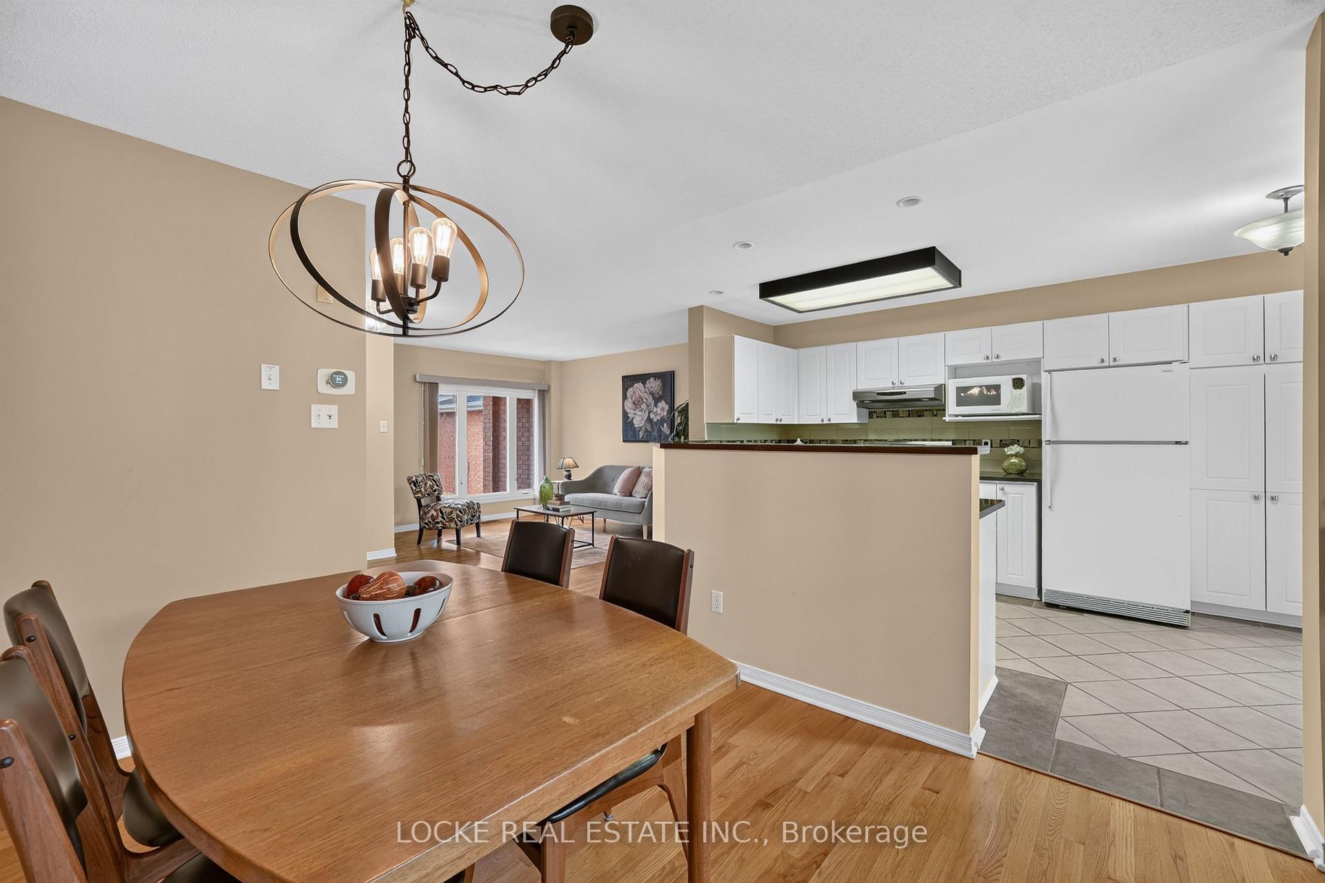 Photo 11 of 416 Lawler Crescent, Ottawa, Chatelaine Village — HOMEH