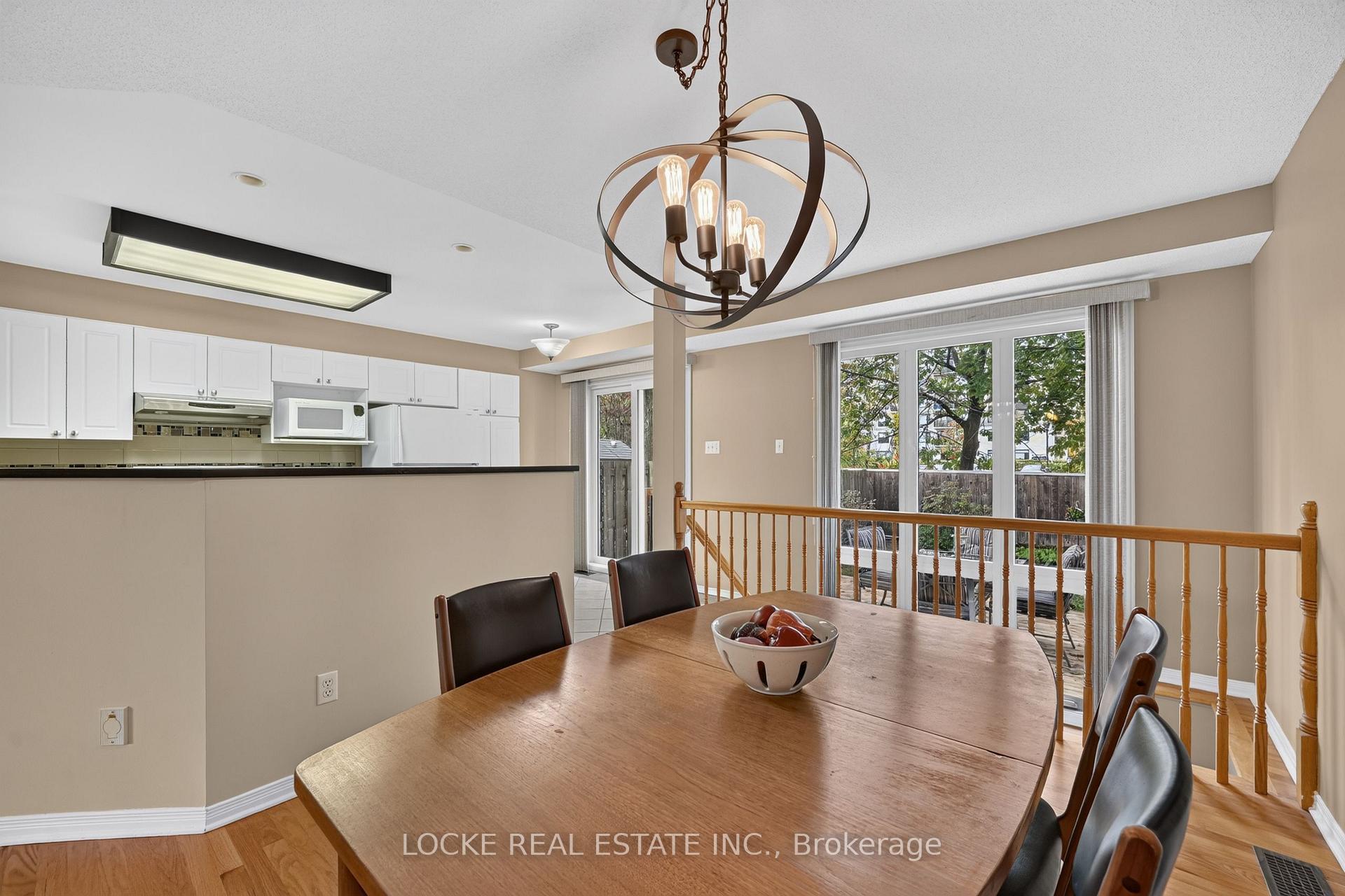 Photo 12 of 416 Lawler Crescent, Ottawa, Chatelaine Village — HOMEH