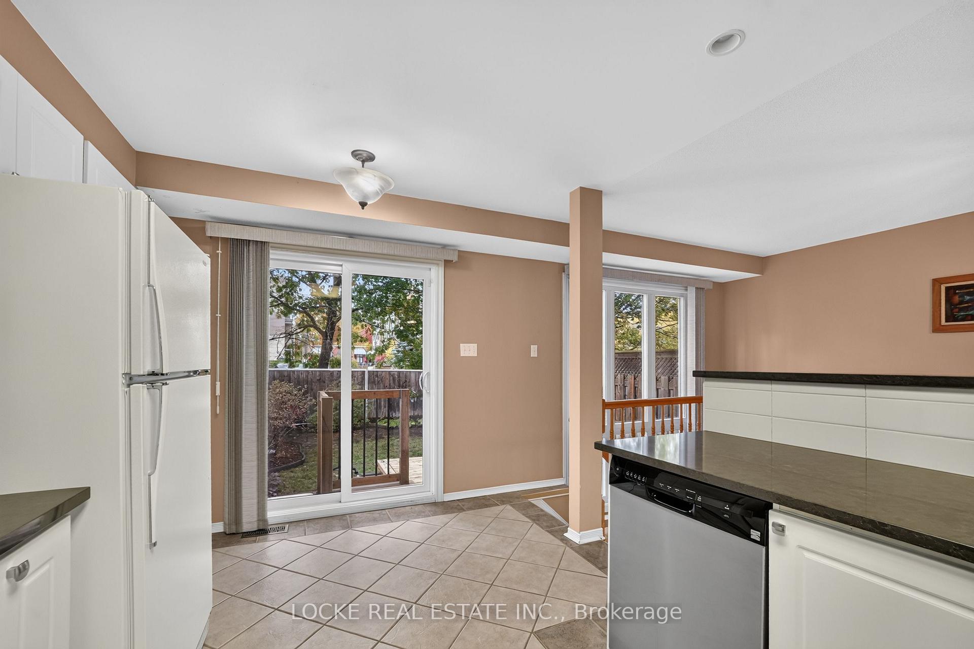 Photo 16 of 416 Lawler Crescent, Ottawa, Chatelaine Village — HOMEH
