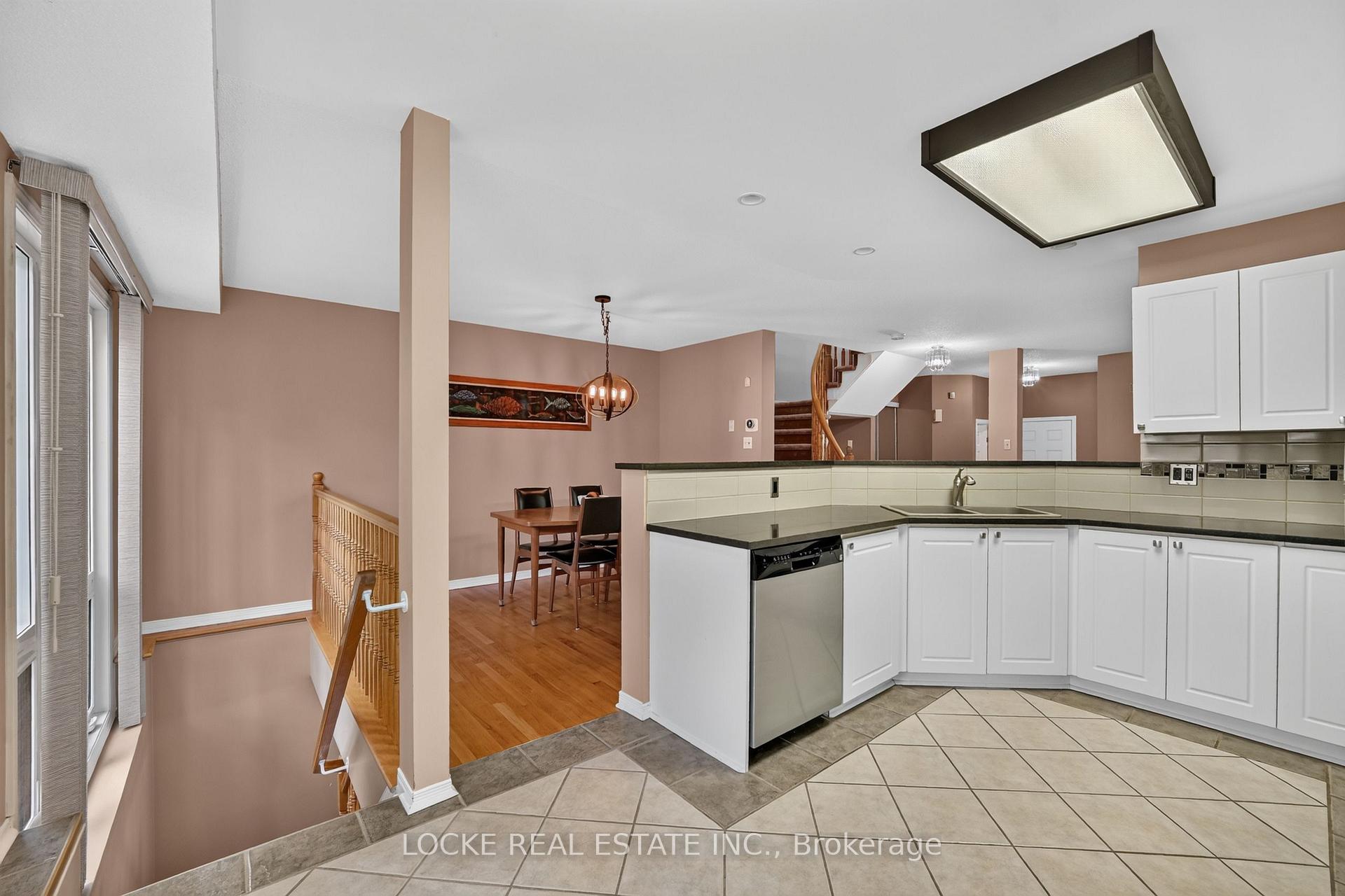 Photo 17 of 416 Lawler Crescent, Ottawa, Chatelaine Village — HOMEH