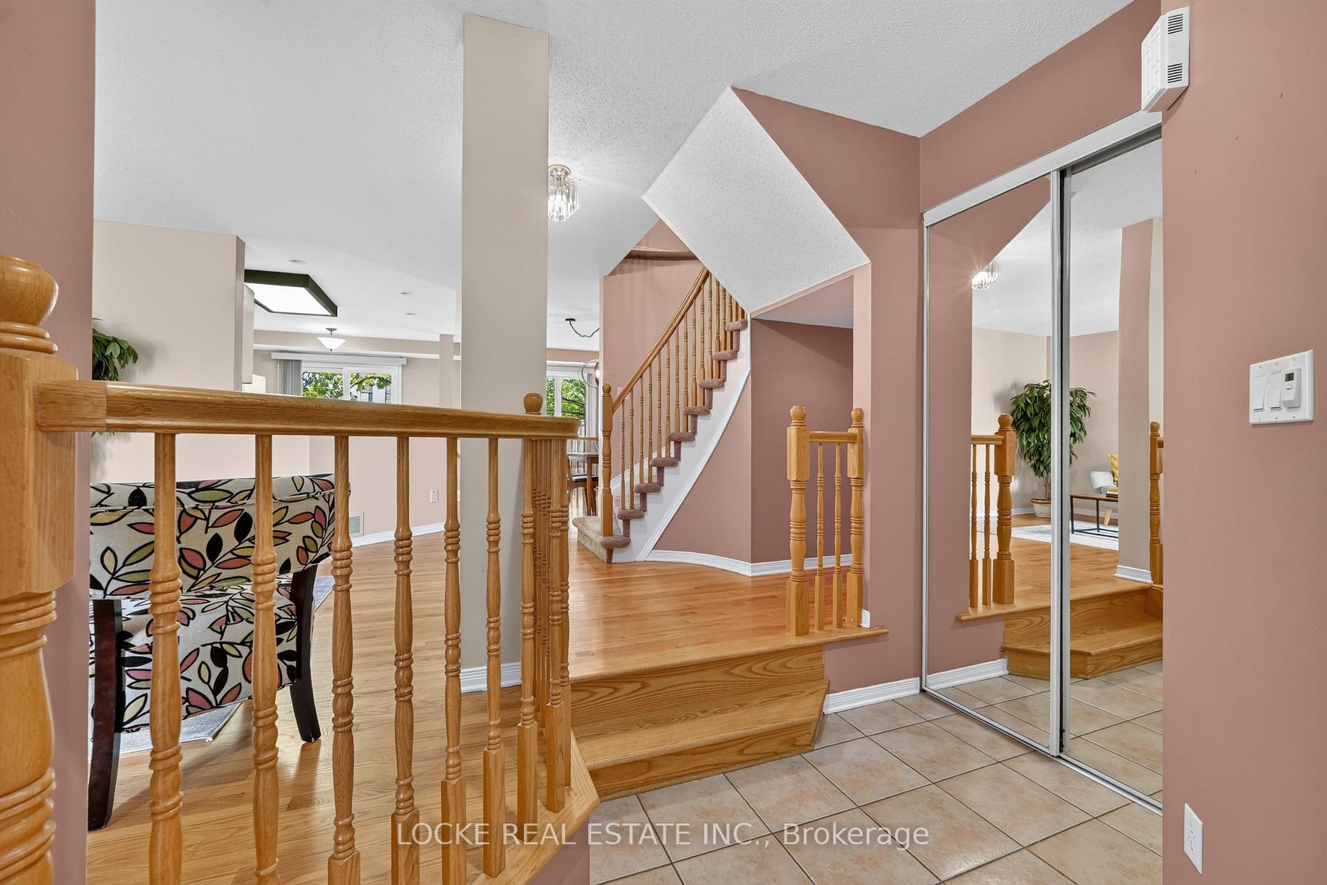 Photo 18 of 416 Lawler Crescent, Ottawa, Chatelaine Village — HOMEH