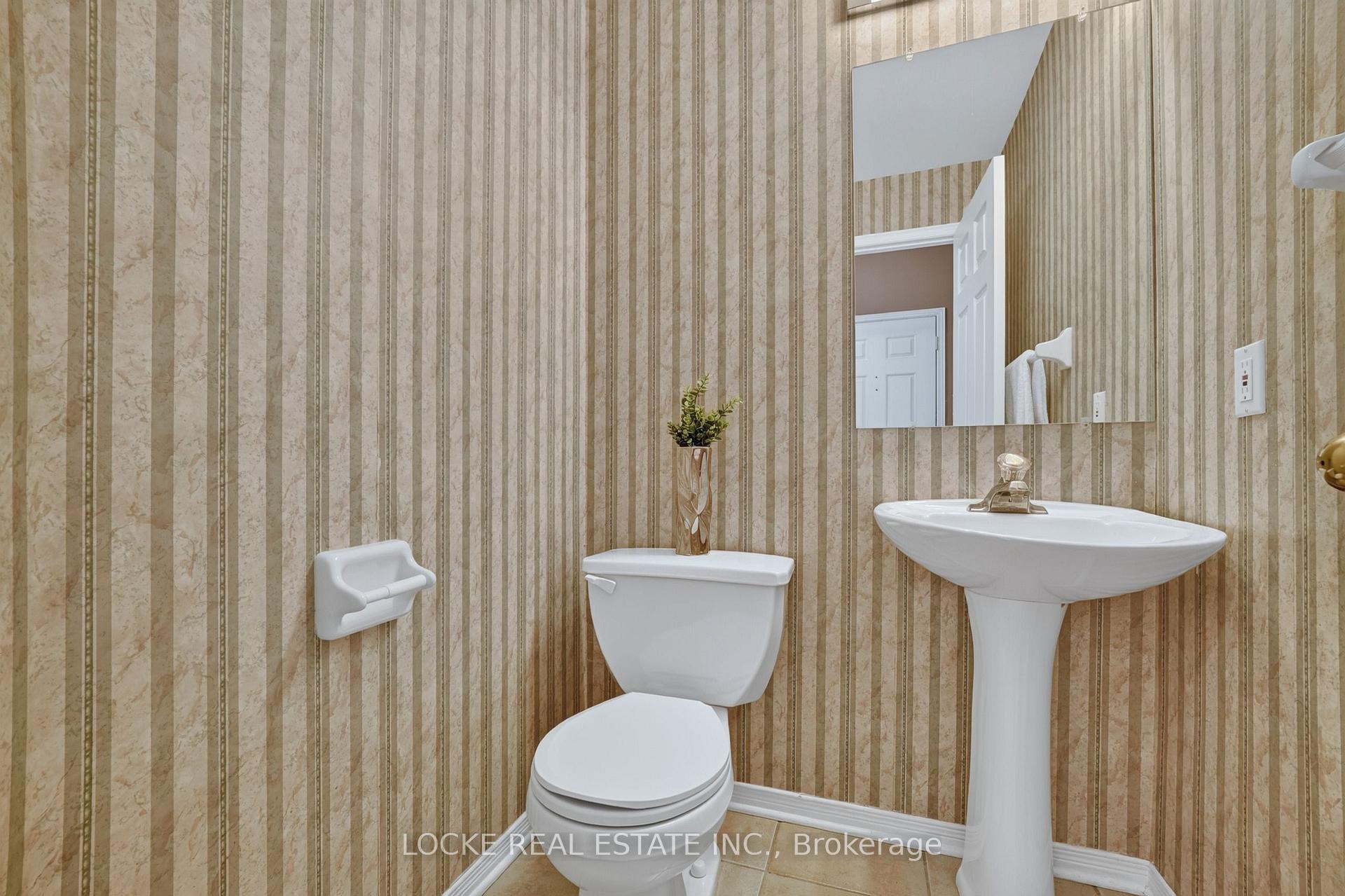 Photo 19 of 416 Lawler Crescent, Ottawa, Chatelaine Village — HOMEH