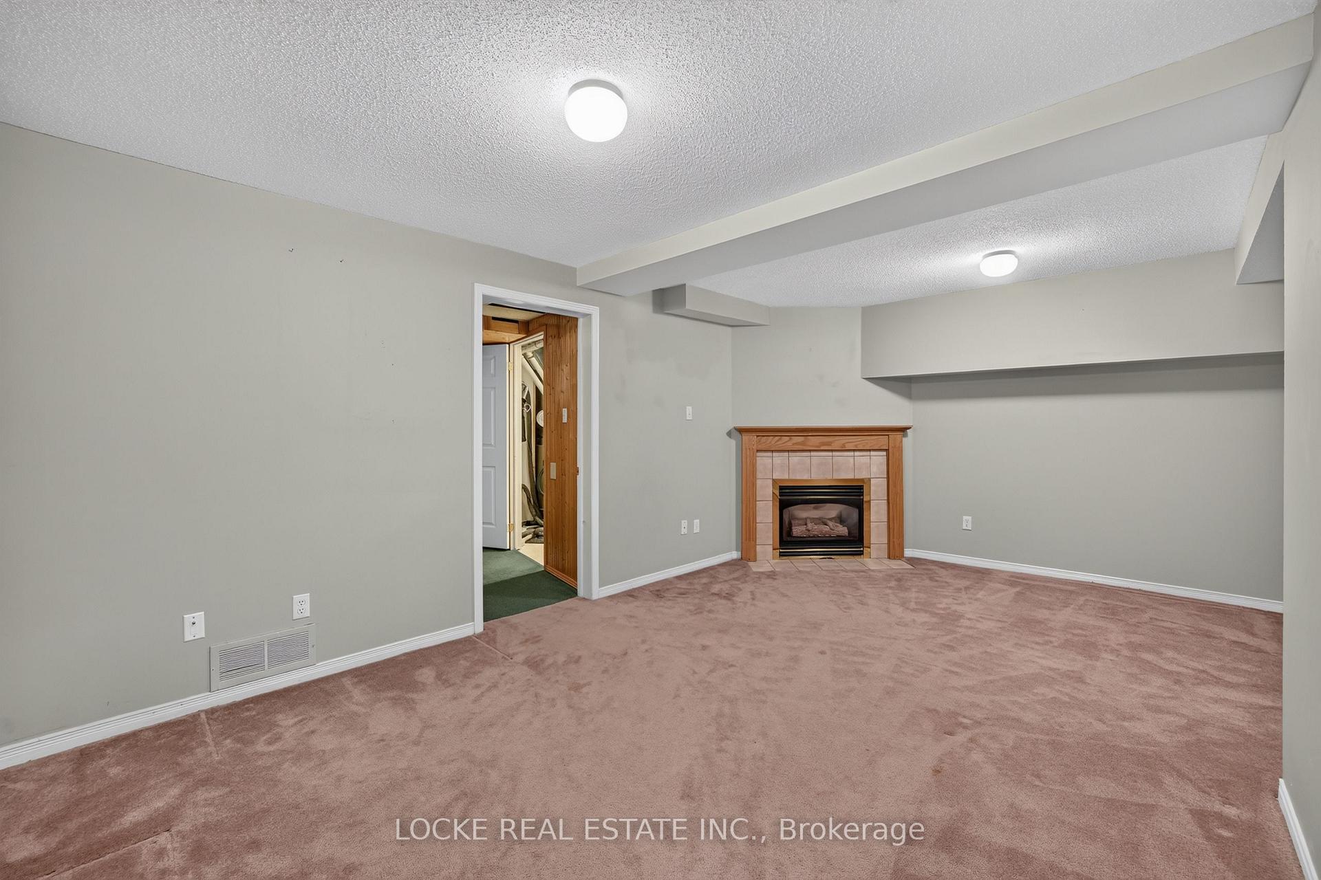 Photo 34 of 416 Lawler Crescent, Ottawa, Chatelaine Village — HOMEH