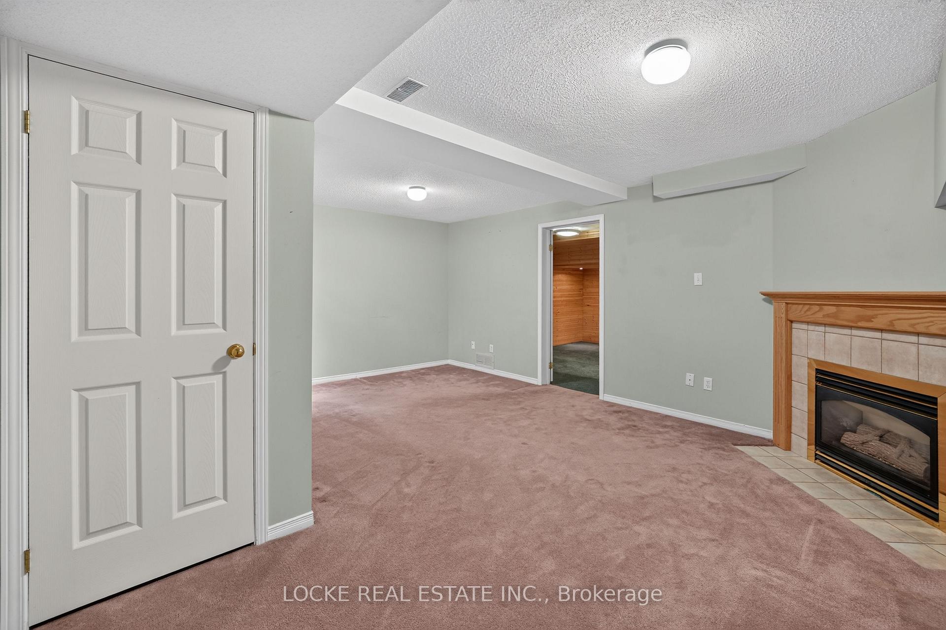 Photo 35 of 416 Lawler Crescent, Ottawa, Chatelaine Village — HOMEH