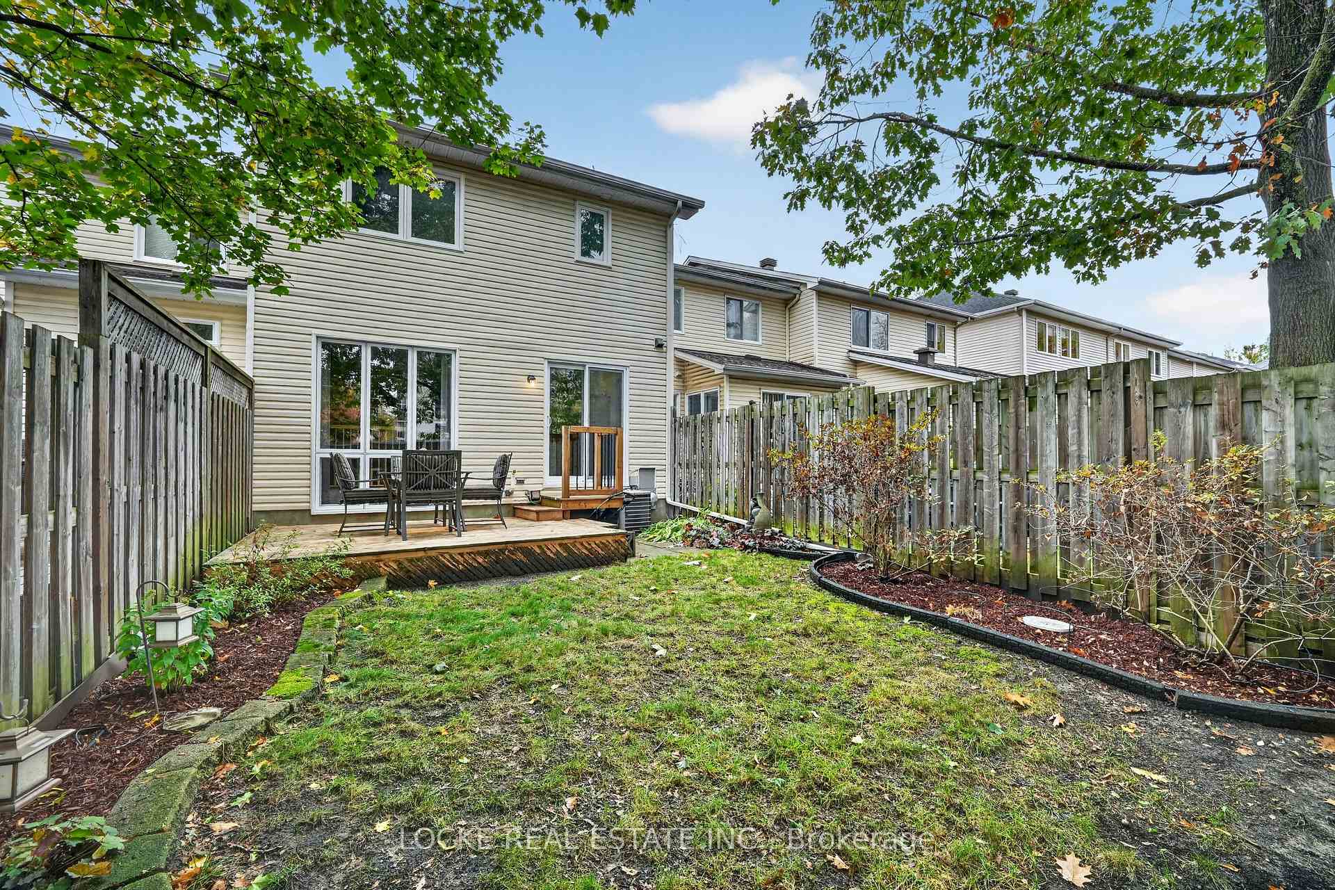 Photo 40 of 416 Lawler Crescent, Ottawa, Chatelaine Village — HOMEH