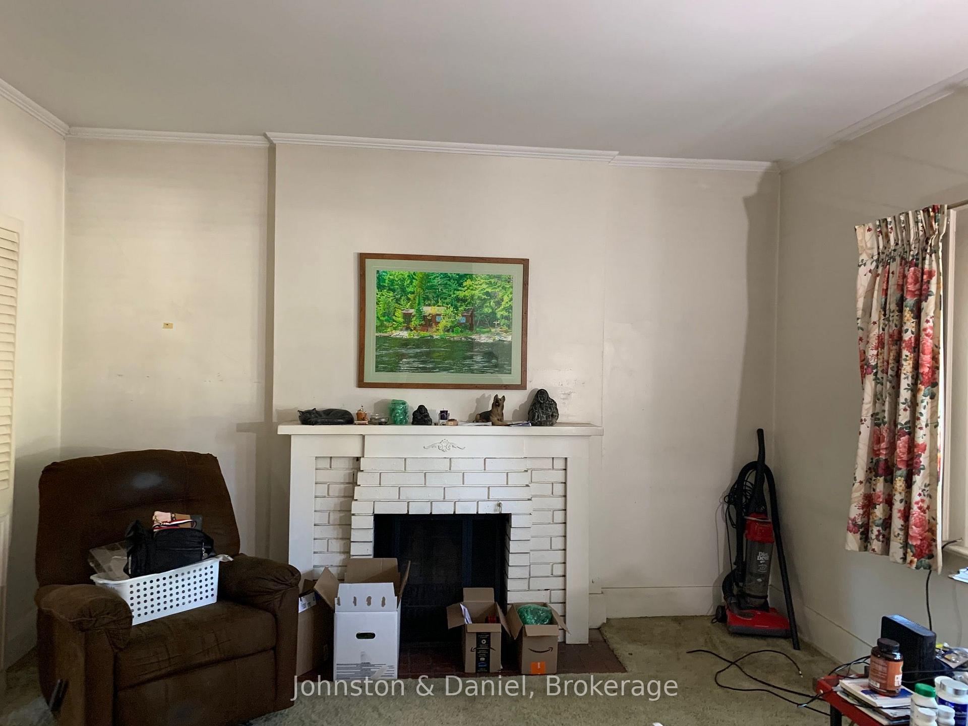Photo 2 of 42 Lascelles Boulevard, Toronto, Yonge-Eglinton — HOMEH