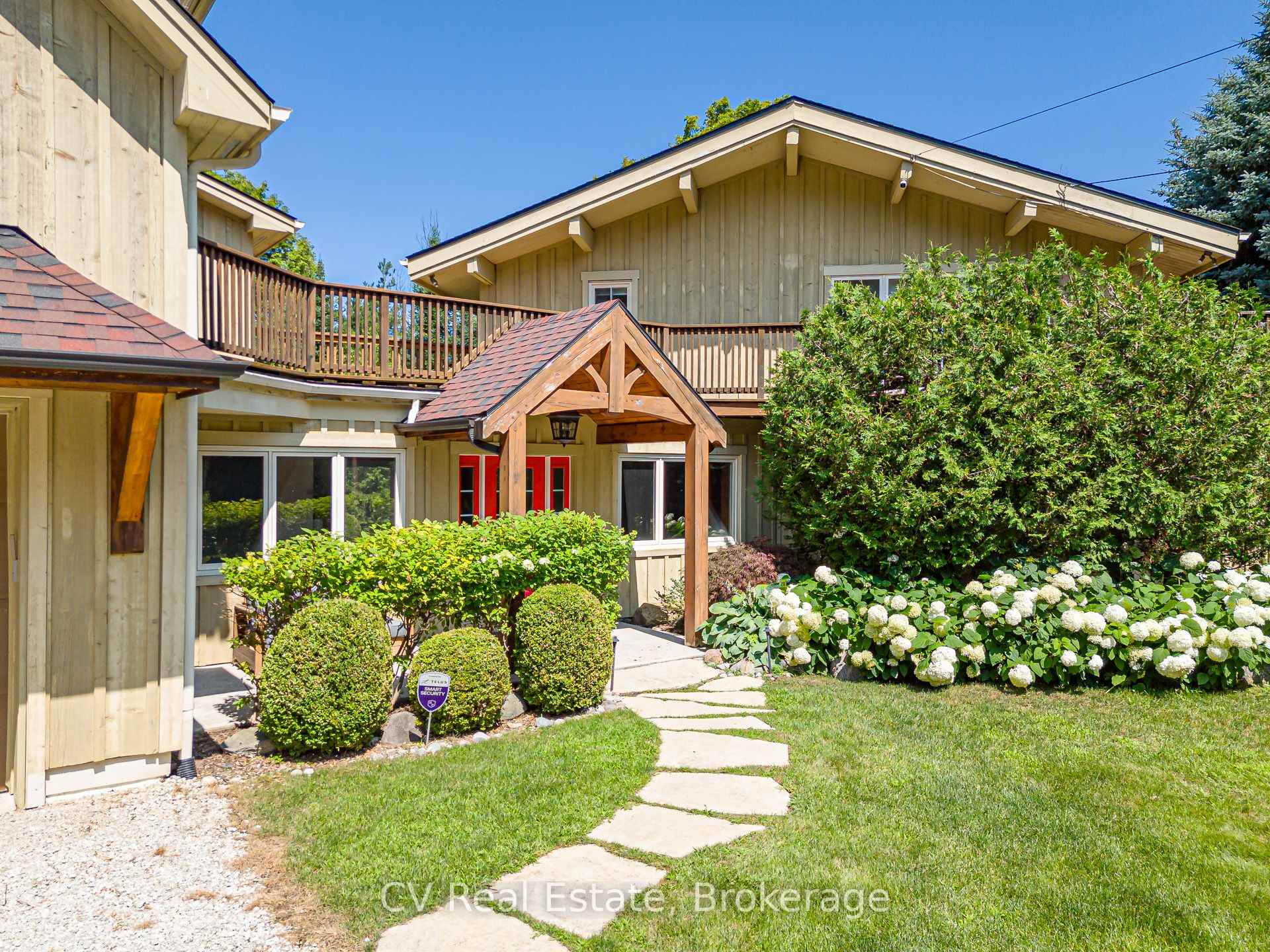 Photo 1 of 156 Chamonix Crescent, Blue Mountains — HOMEH