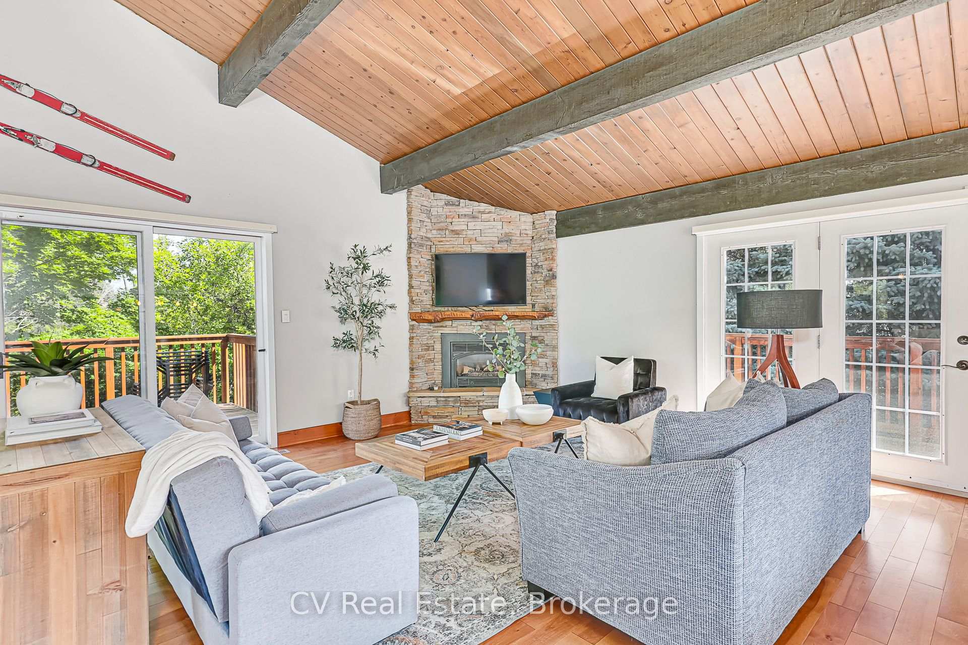 Photo 5 of 156 Chamonix Crescent, Blue Mountains — HOMEH