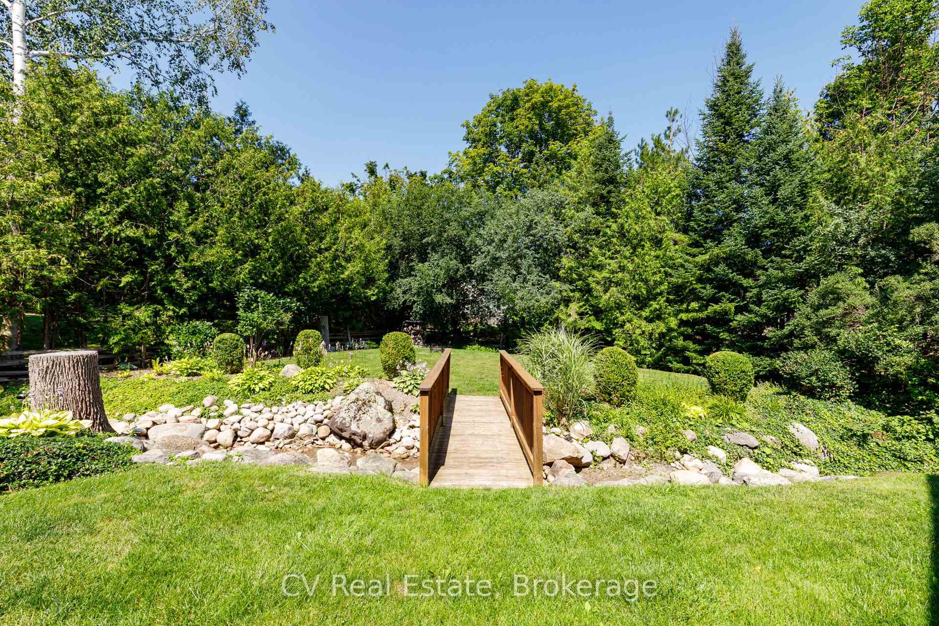 Photo 17 of 156 Chamonix Crescent, Blue Mountains — HOMEH