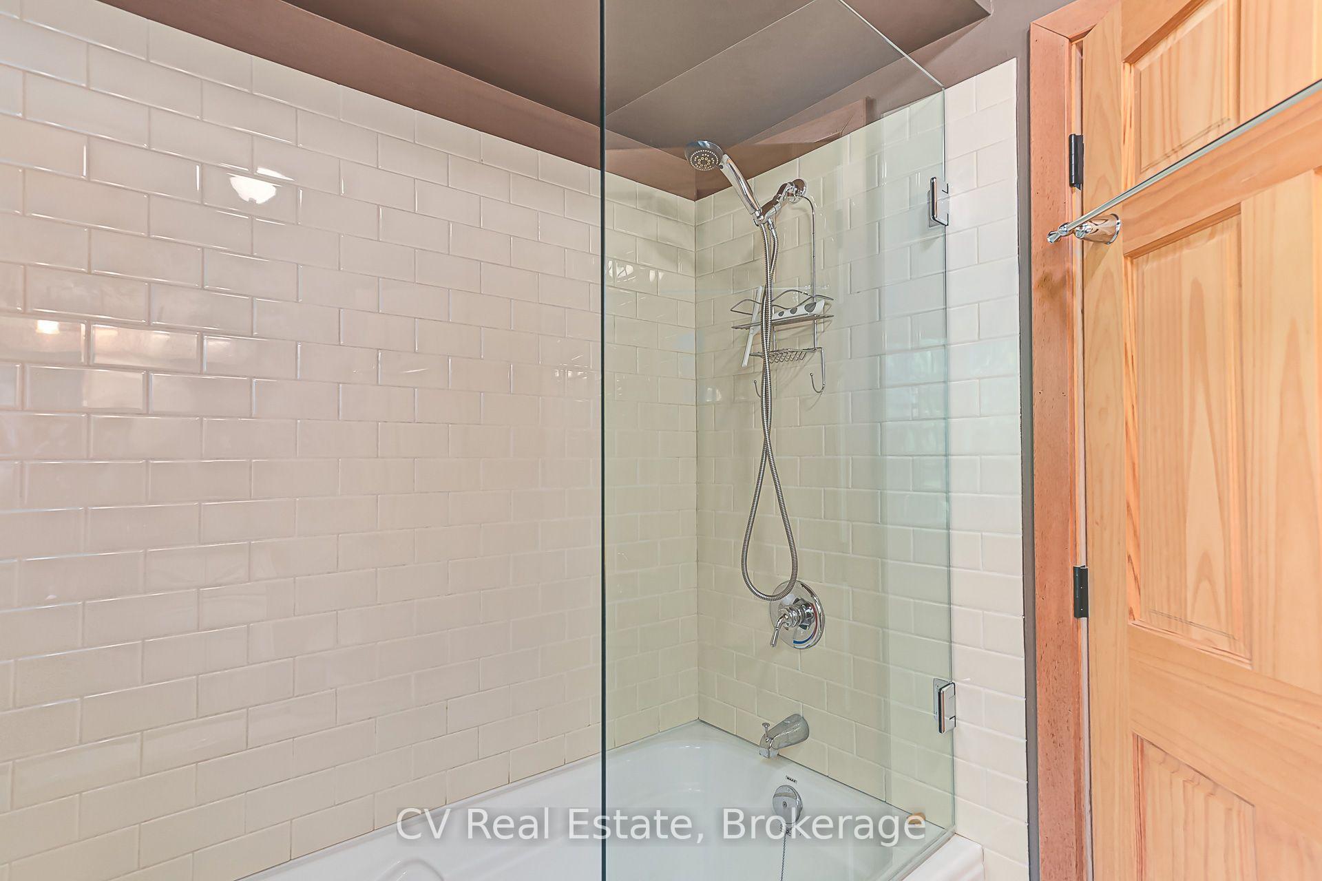 Photo 32 of 156 Chamonix Crescent, Blue Mountains — HOMEH