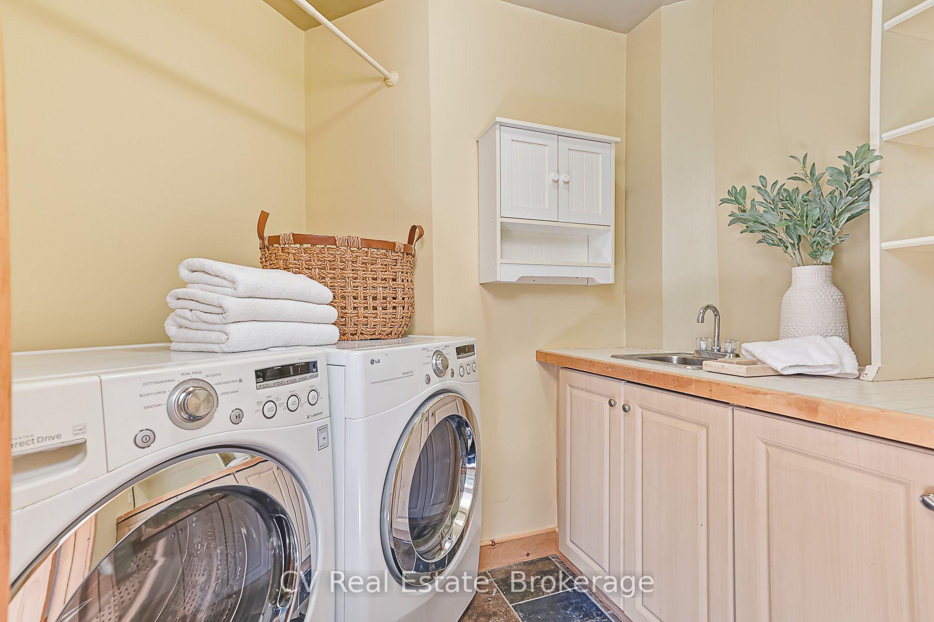 Photo 33 of 156 Chamonix Crescent, Blue Mountains — HOMEH
