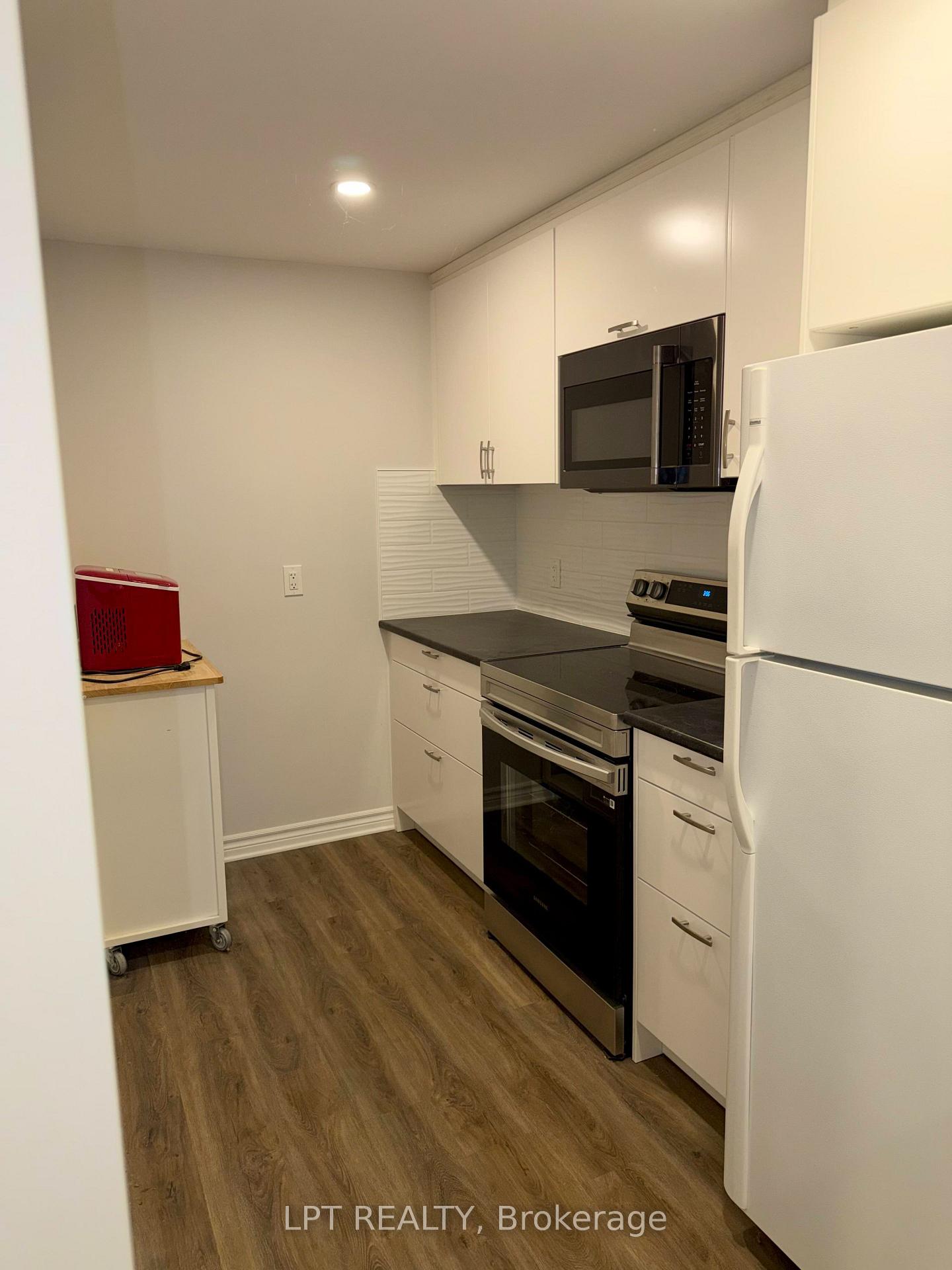 Photo 1 of Unit lower level, 14 Blue Forest Drive, North York, Bathurst Manor — HOMEH