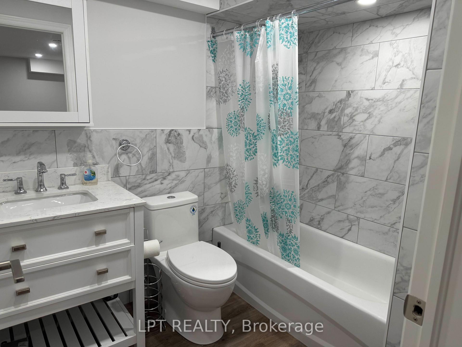 Photo 9 of Unit lower level, 14 Blue Forest Drive, North York, Bathurst Manor — HOMEH