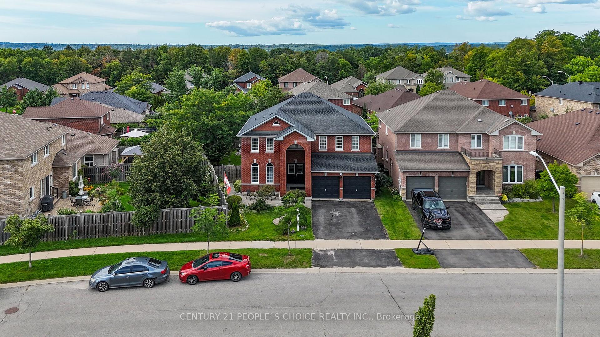 Photo 2 of 4 Imperial Crown Lane, Barrie, Innis-Shore — HOMEH