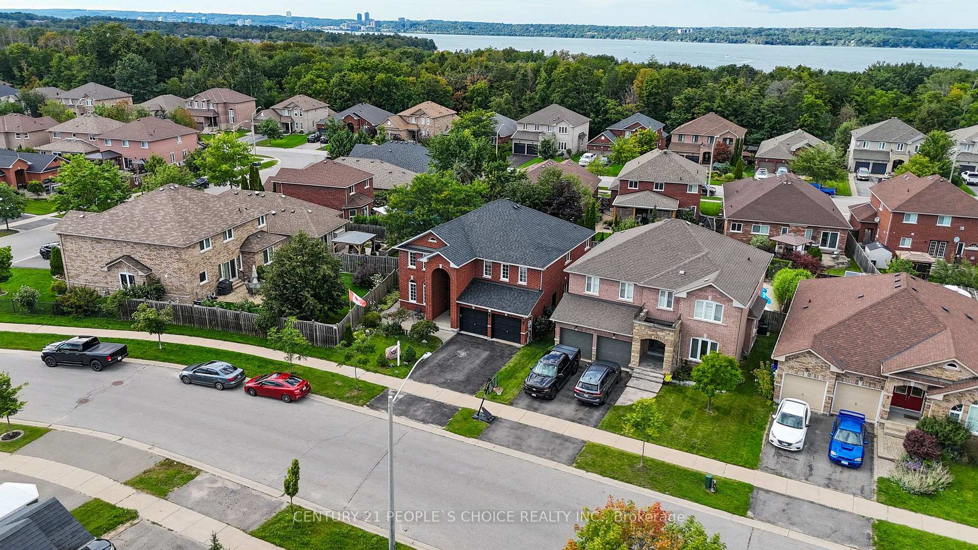 Photo 4 of 4 Imperial Crown Lane, Barrie, Innis-Shore — HOMEH