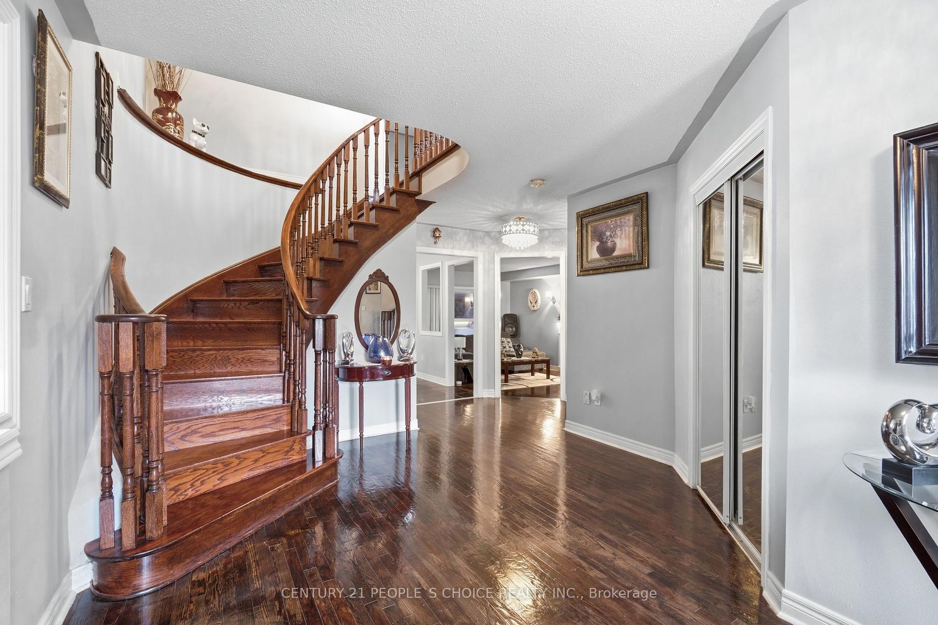 Photo 10 of 4 Imperial Crown Lane, Barrie, Innis-Shore — HOMEH