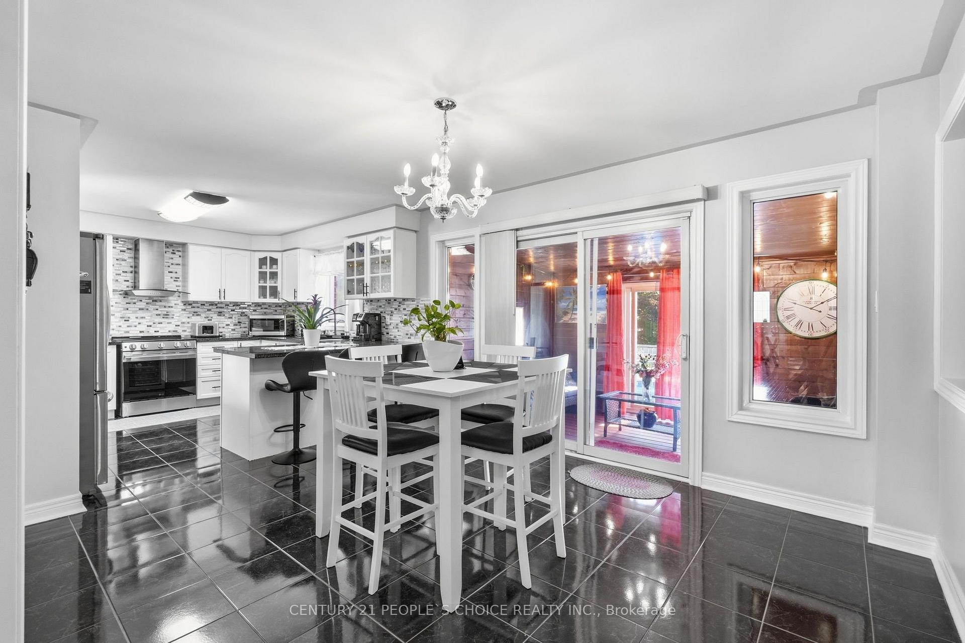 Photo 15 of 4 Imperial Crown Lane, Barrie, Innis-Shore — HOMEH