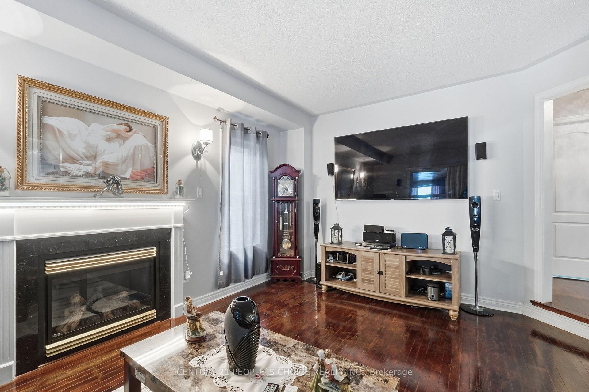 Photo 21 of 4 Imperial Crown Lane, Barrie, Innis-Shore — HOMEH