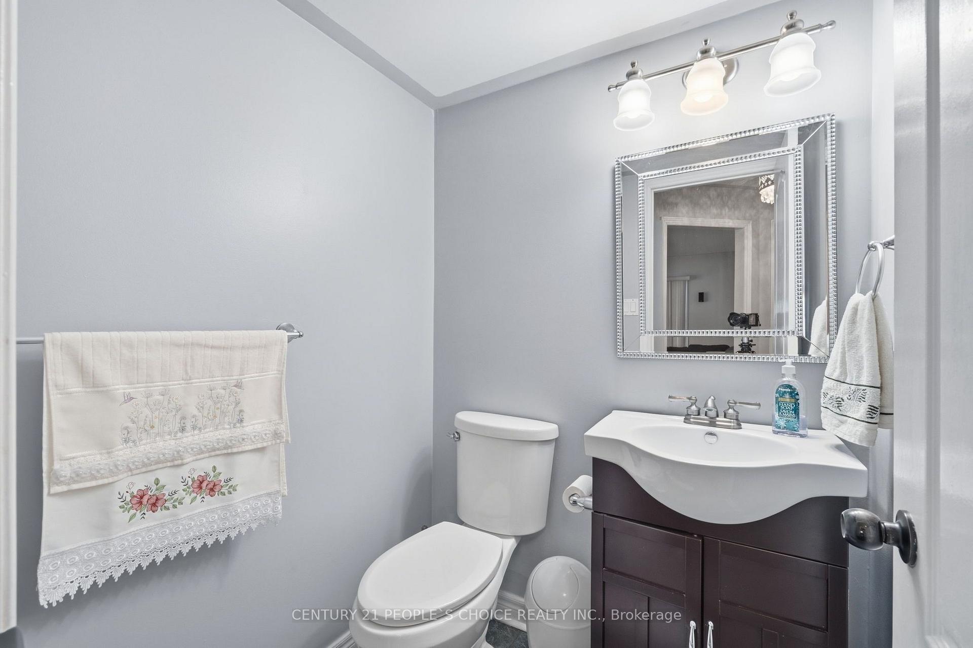 Photo 23 of 4 Imperial Crown Lane, Barrie, Innis-Shore — HOMEH