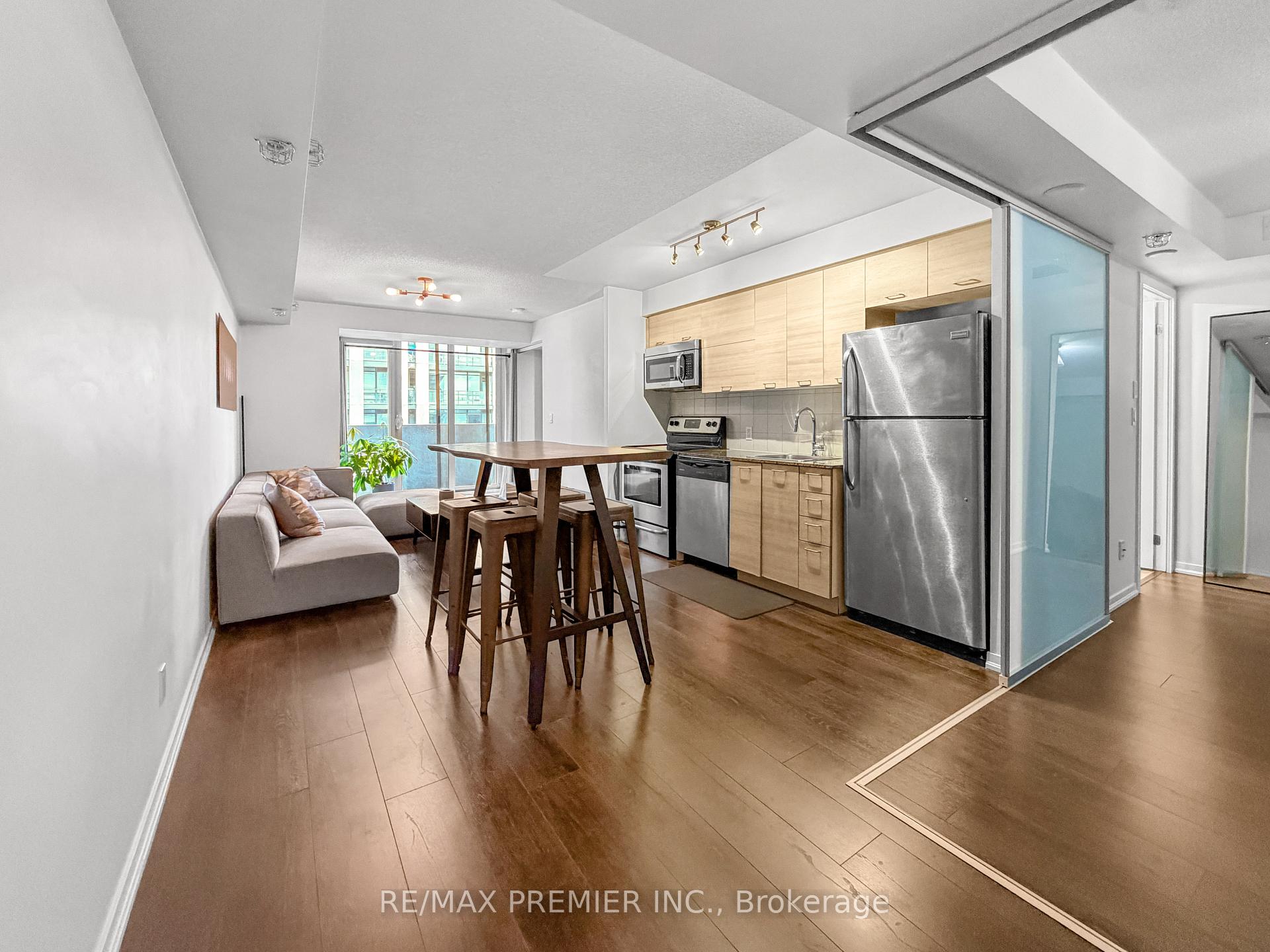 Photo 2 of Unit 811, 20 Joe Shuster Way, Toronto, South Parkdale — HOMEH