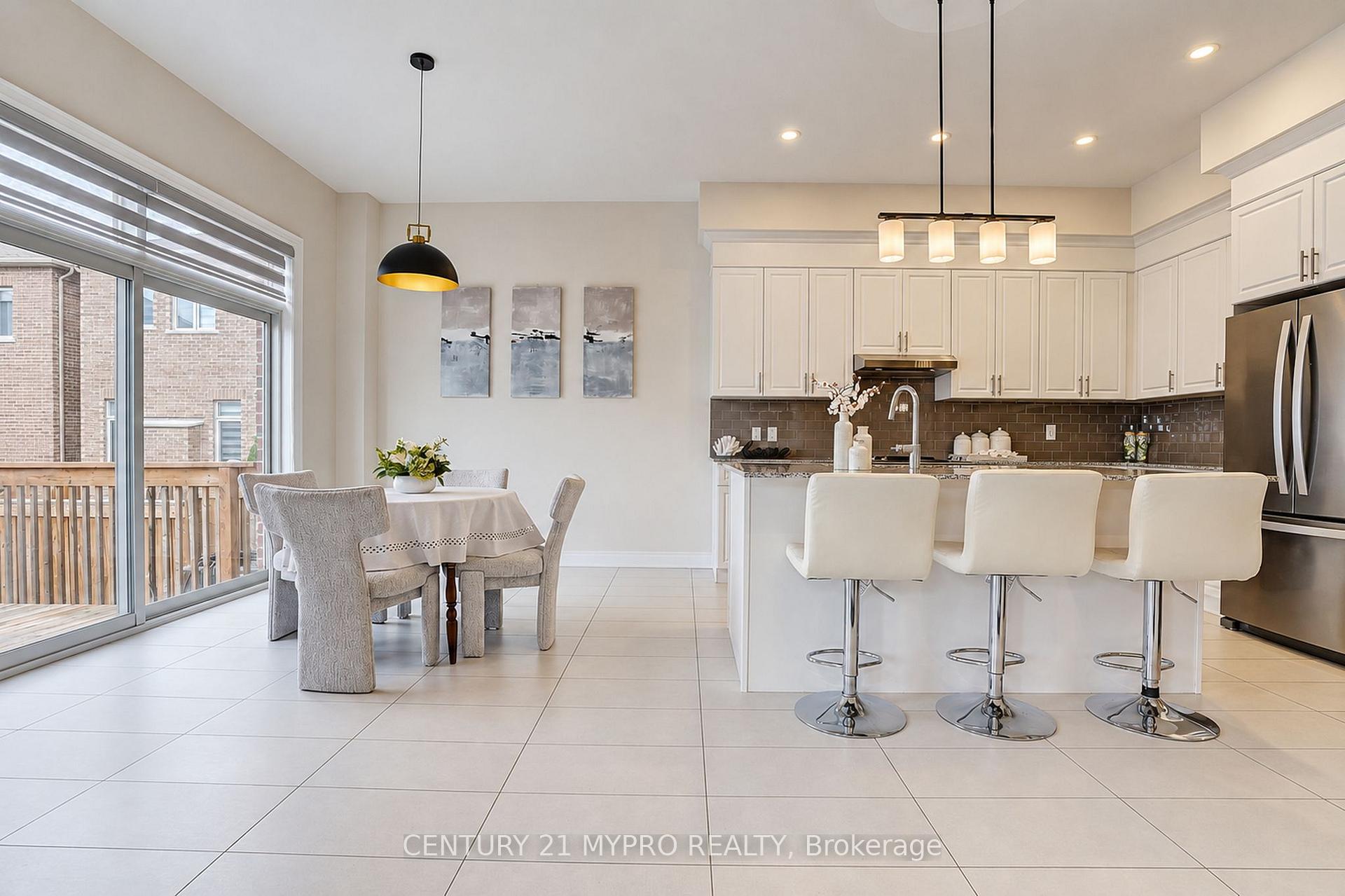 Photo 13 of 36 Hayeraft Street, Whitby, Rural Whitby — HOMEH