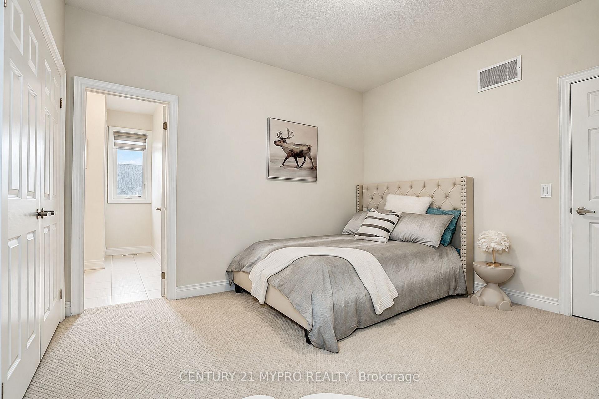Photo 33 of 36 Hayeraft Street, Whitby, Rural Whitby — HOMEH