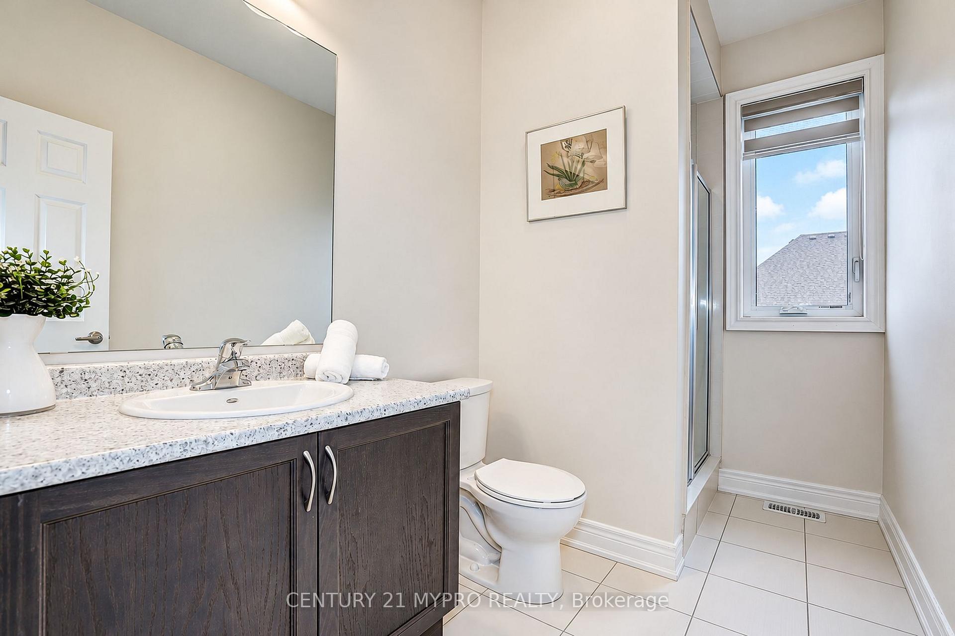 Photo 34 of 36 Hayeraft Street, Whitby, Rural Whitby — HOMEH