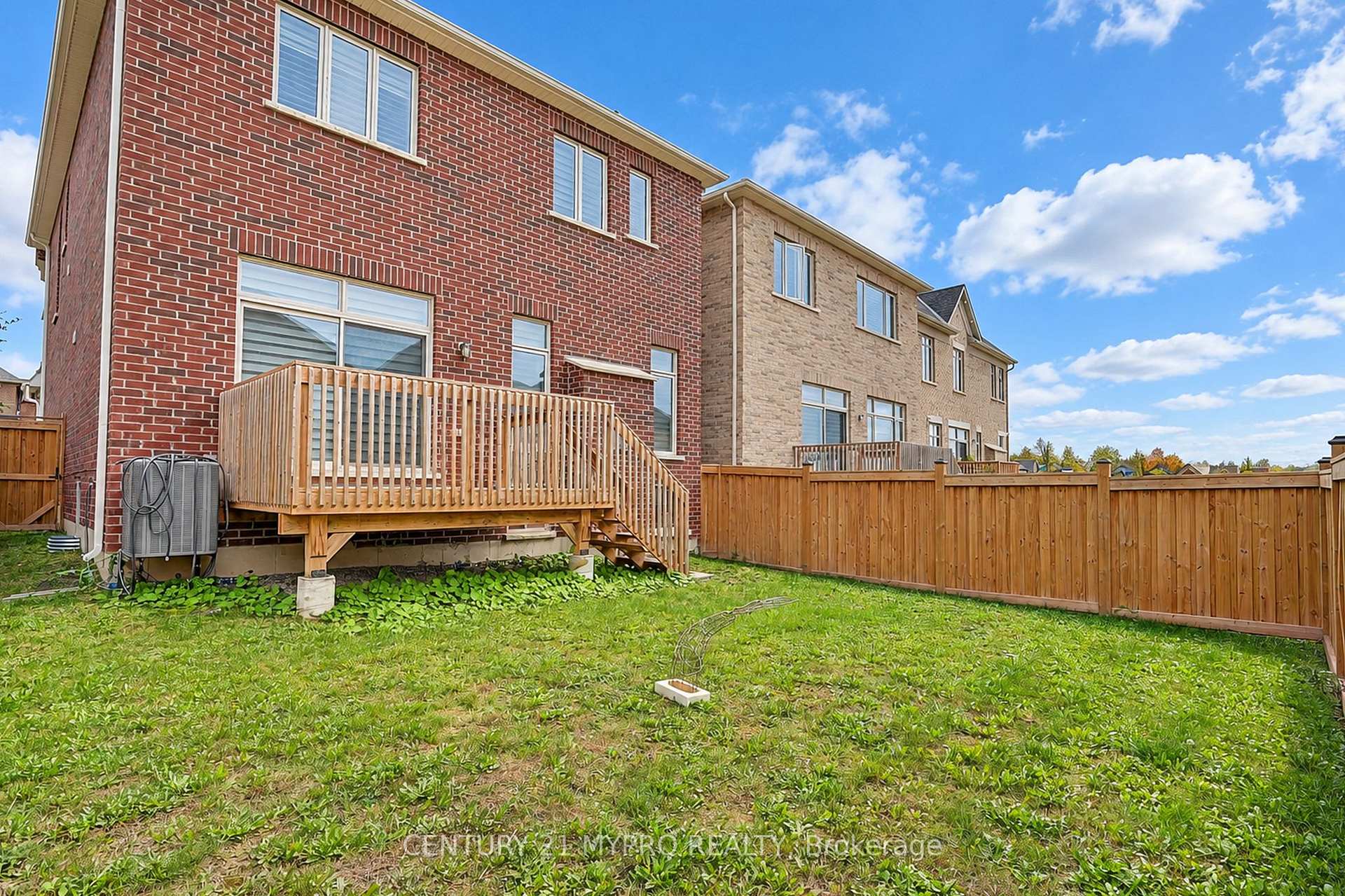 Photo 42 of 36 Hayeraft Street, Whitby, Rural Whitby — HOMEH
