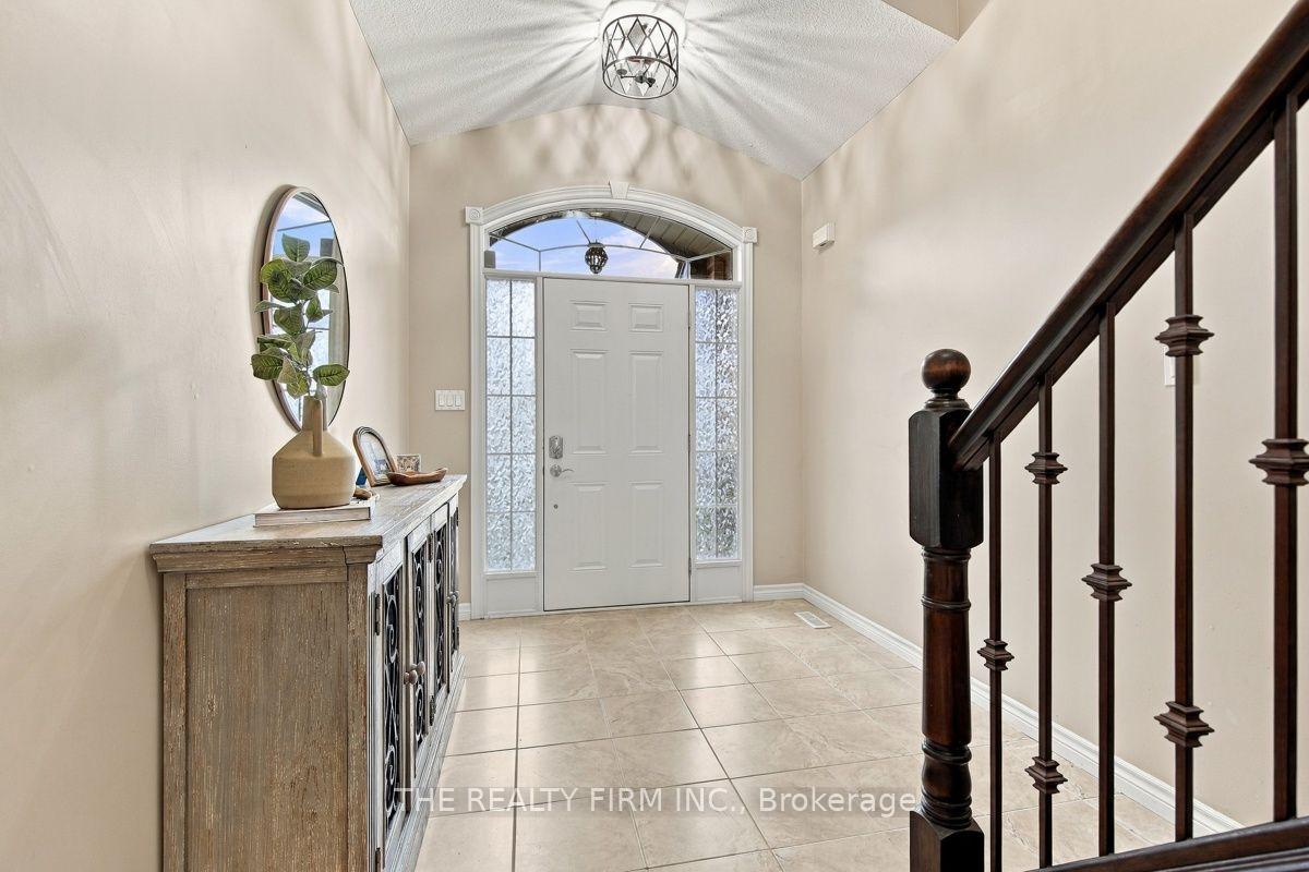 Photo 7 of 2027 Springridge Drive, London, North C — HOMEH