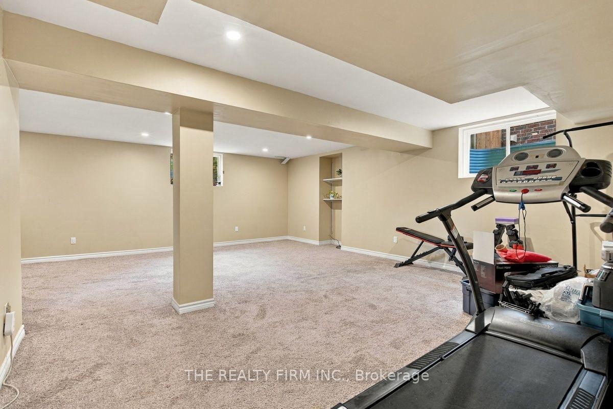 Photo 35 of 2027 Springridge Drive, London, North C — HOMEH