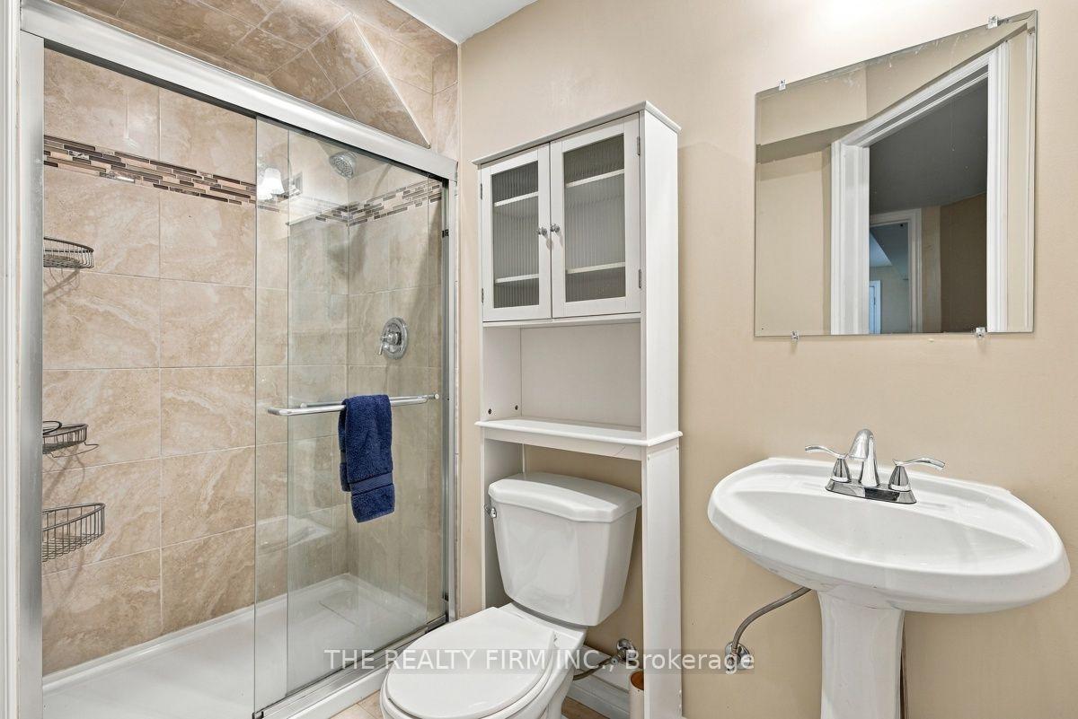 Photo 37 of 2027 Springridge Drive, London, North C — HOMEH