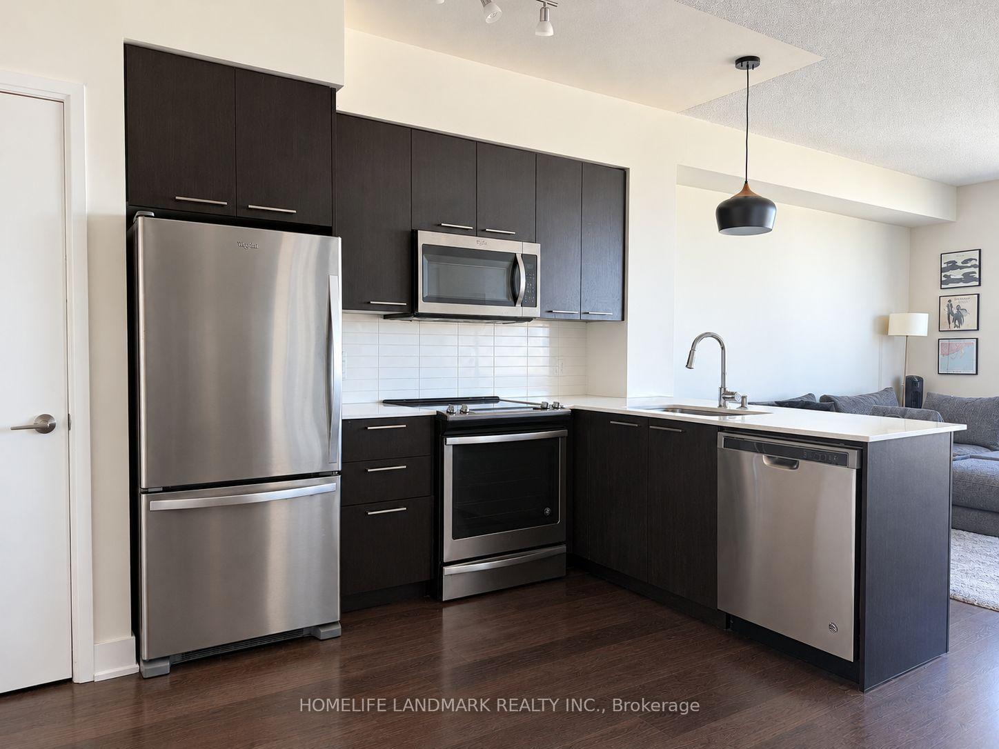 Photo 3 of Unit 3404, 30 Roehampton Avenue, Toronto, Mount Pleasant West — HOMEH